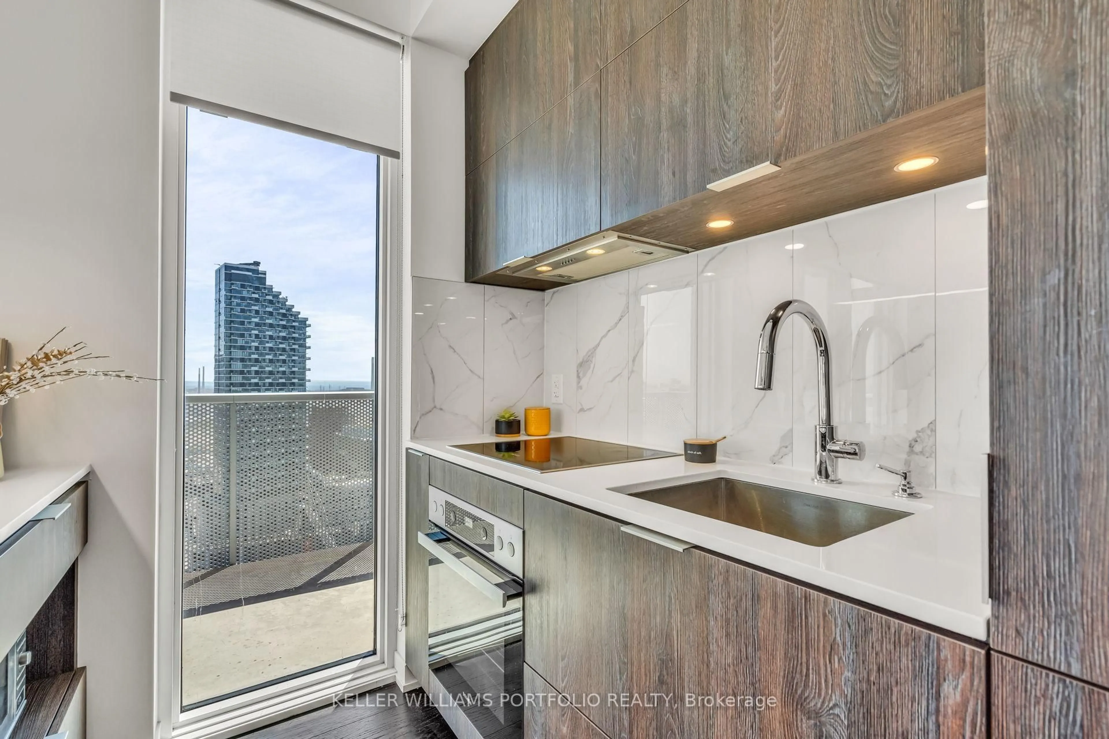 Standard kitchen, unknown for 20 Richardson St #2810, Toronto Ontario M5A 0S6