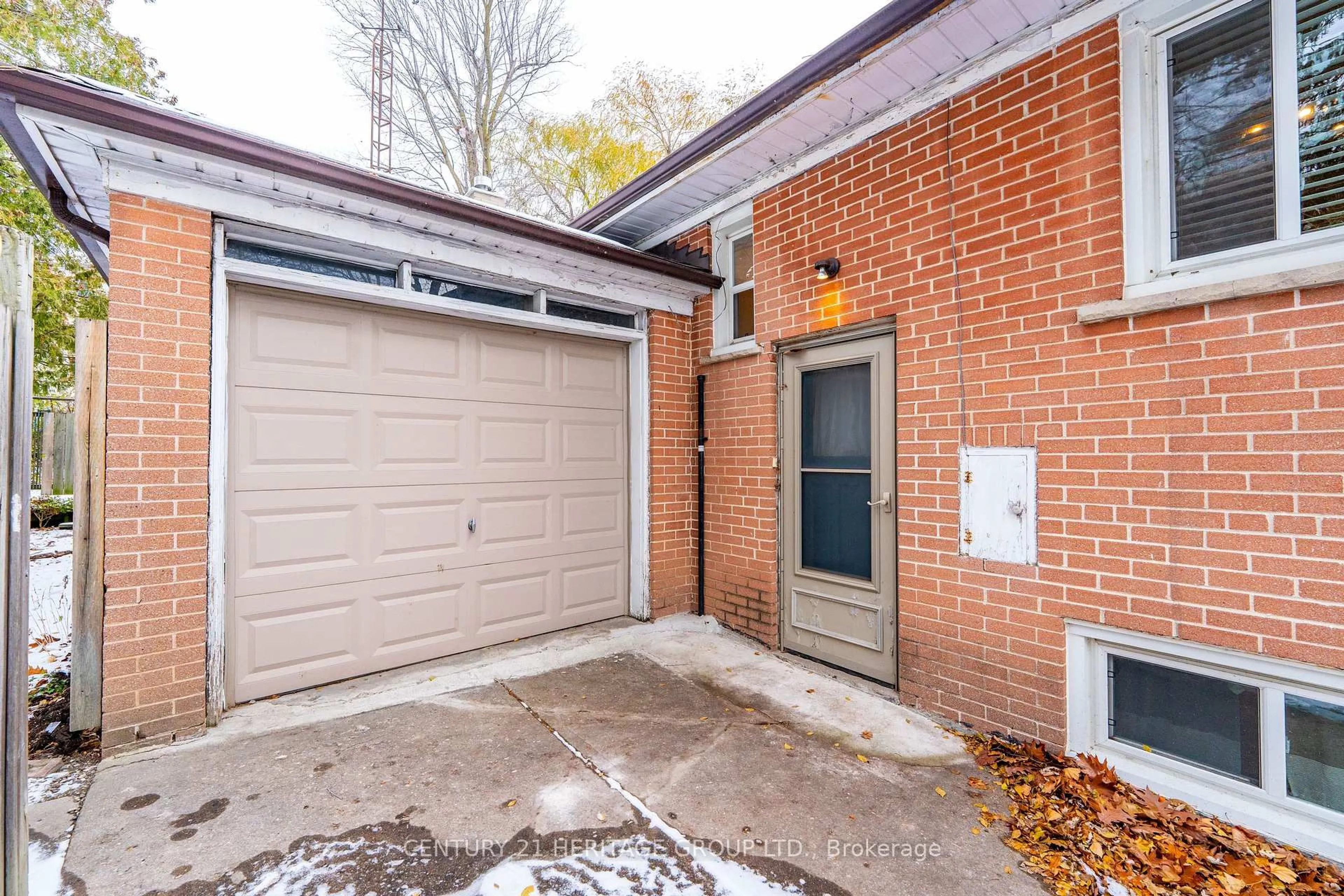 Home with brick exterior material, street for 46 Granlea Rd, Toronto Ontario M2N 2Z5