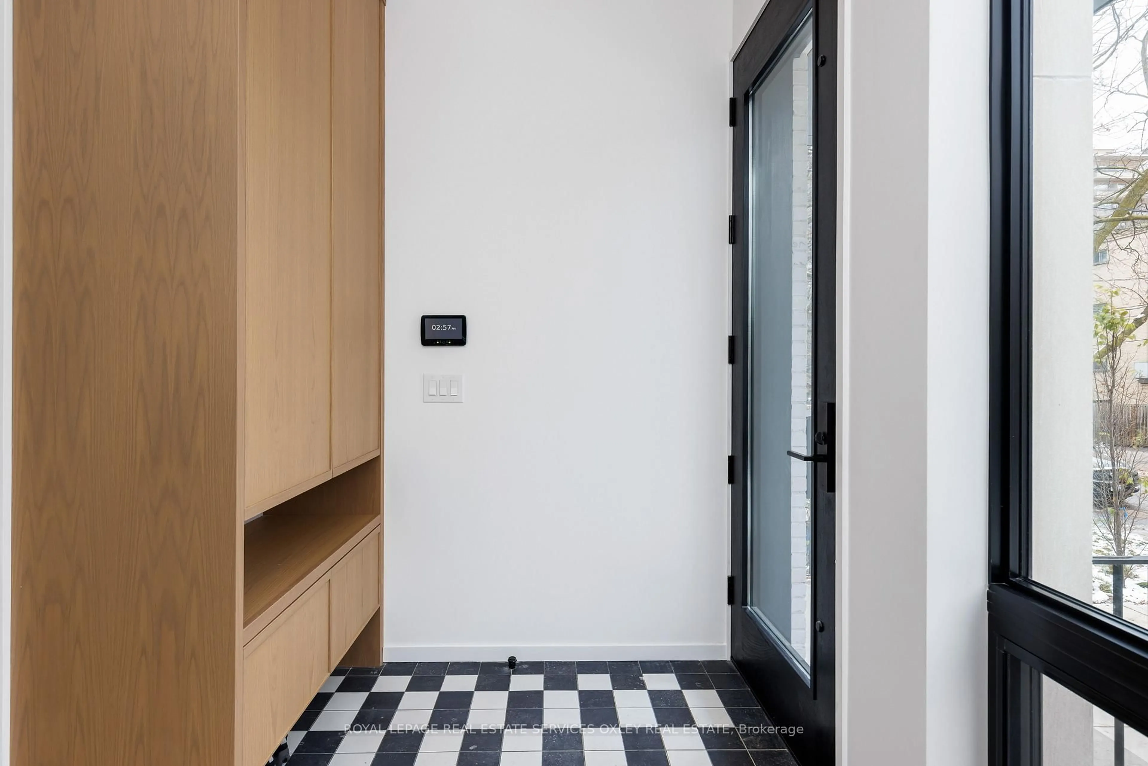 Unknown for 20B Gormley Ave, Toronto Ontario M4V 1Y8