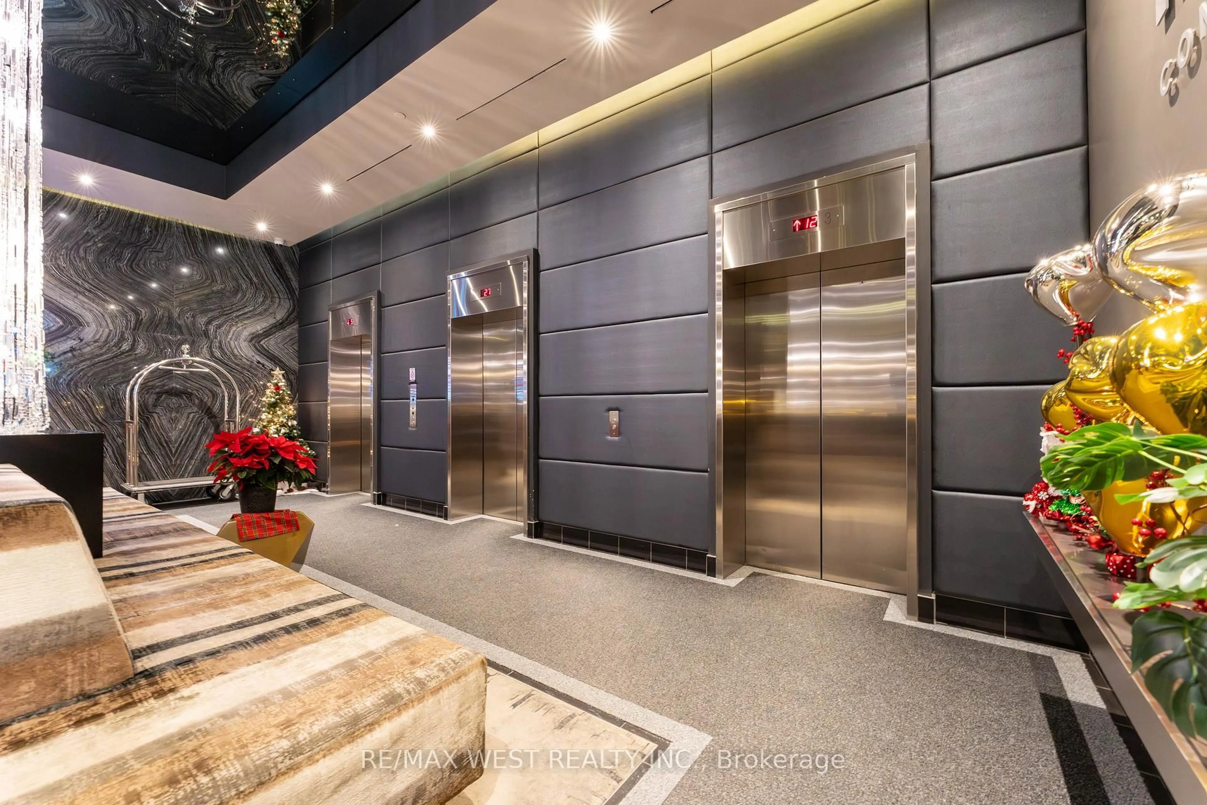 Indoor foyer for 290 Adelaide St #1201, Toronto Ontario M5V 0P3
