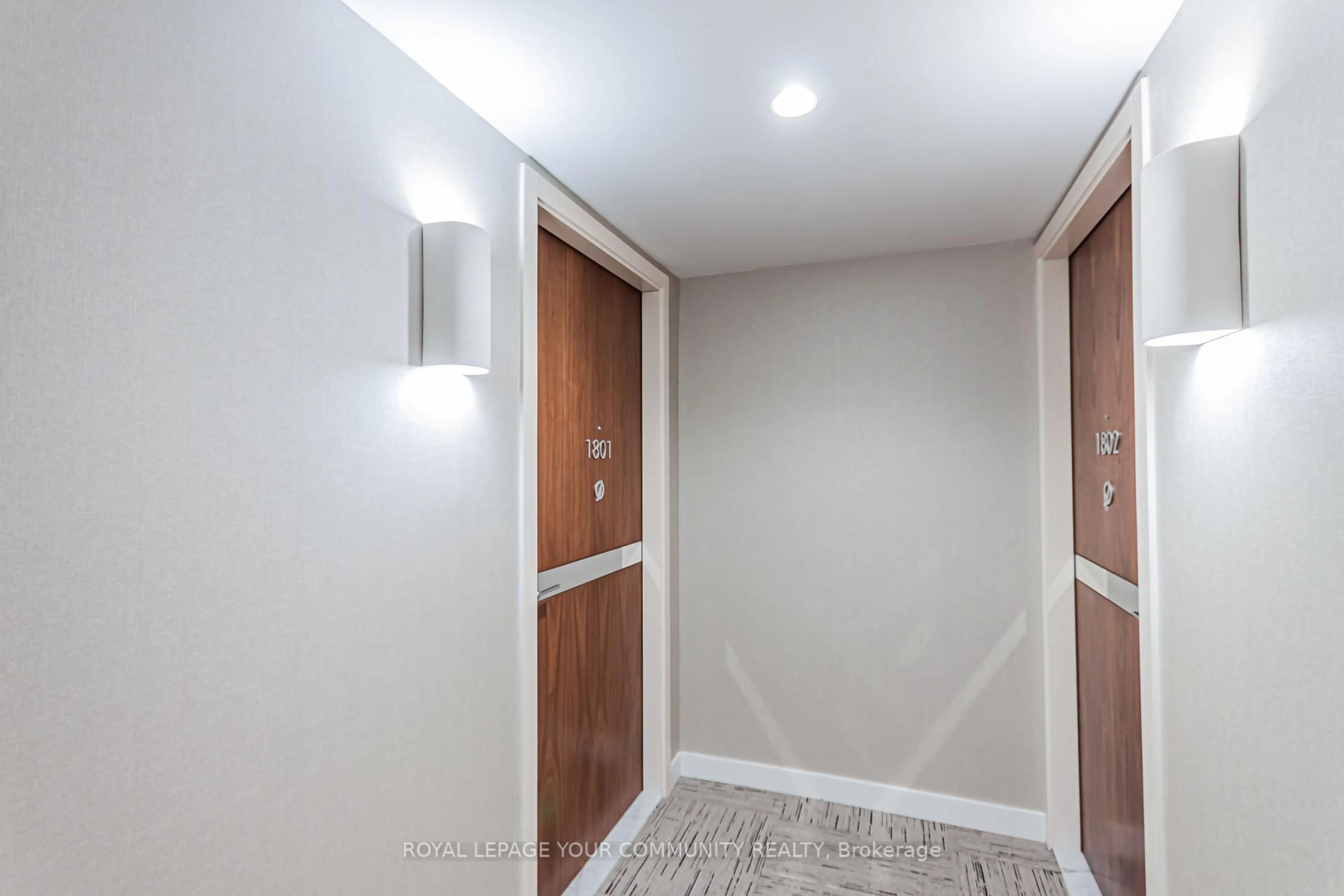Indoor entryway for 27 McMahon Dr #1801, Toronto Ontario M2K 0J2