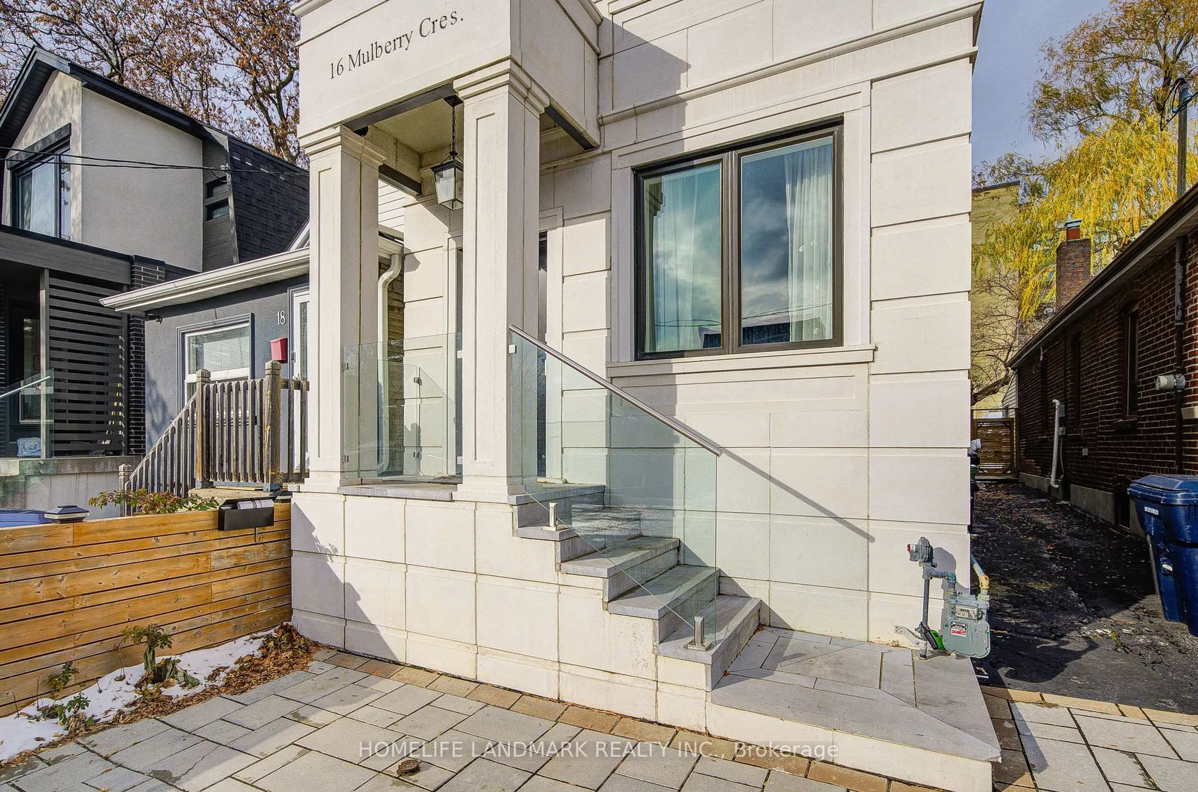 Unknown for 16 Mulberry Cres, Toronto Ontario M6C 1N5