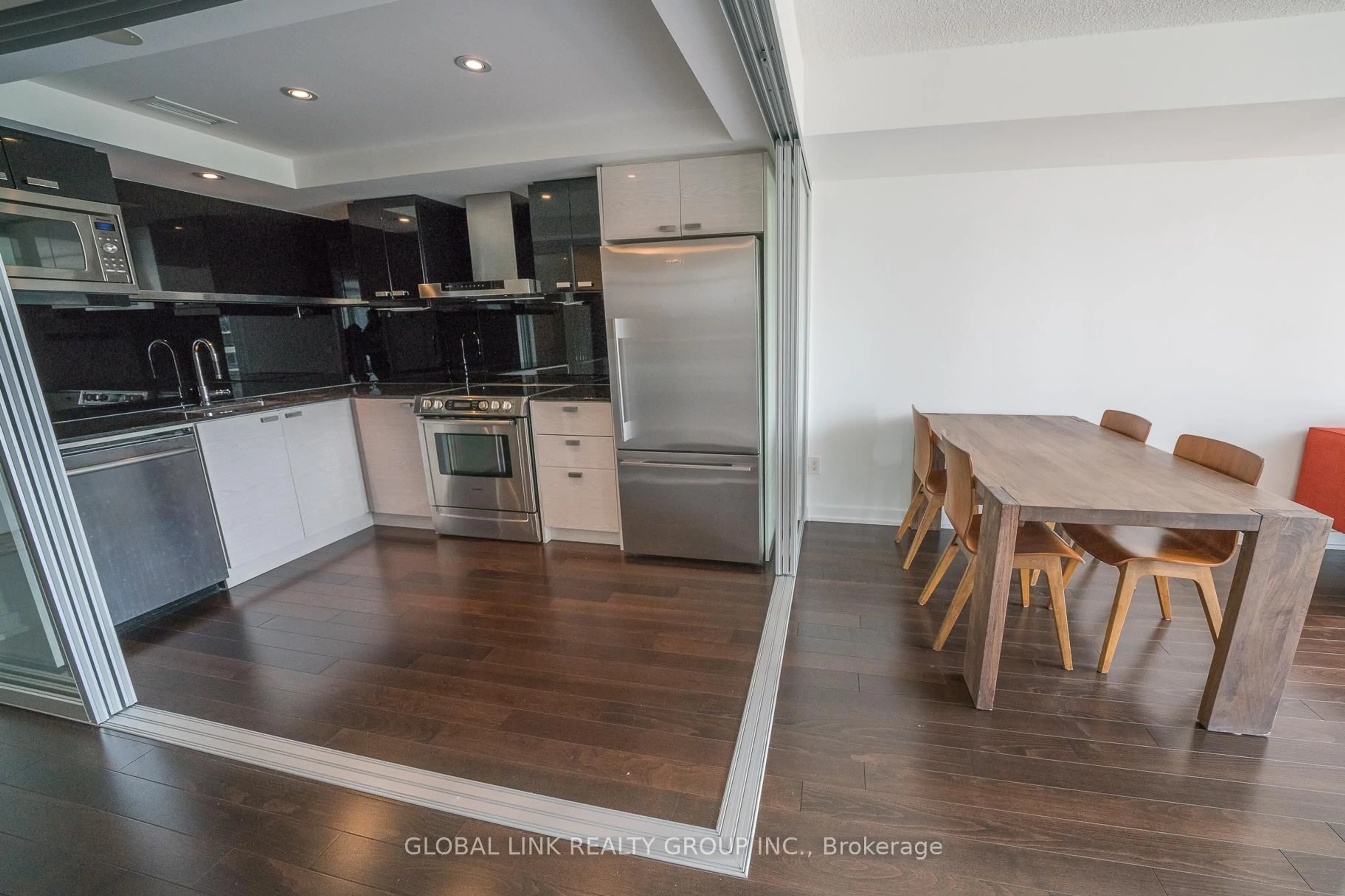 Unknown for 121 Mcmahon Dr #915, Toronto Ontario M2K 0C1