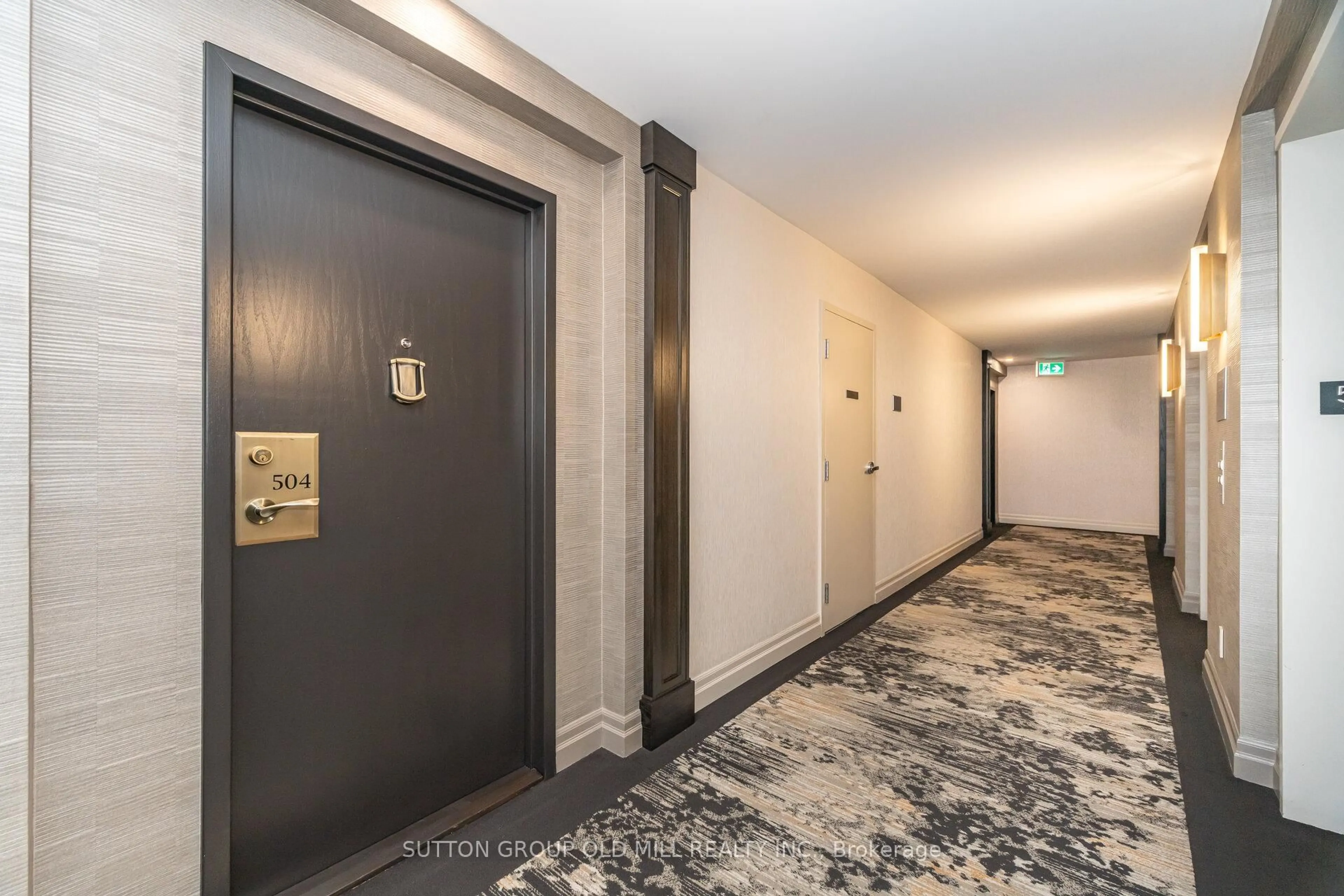 Indoor foyer for 215 Wynford Dr #504, Toronto Ontario M3C 3P5