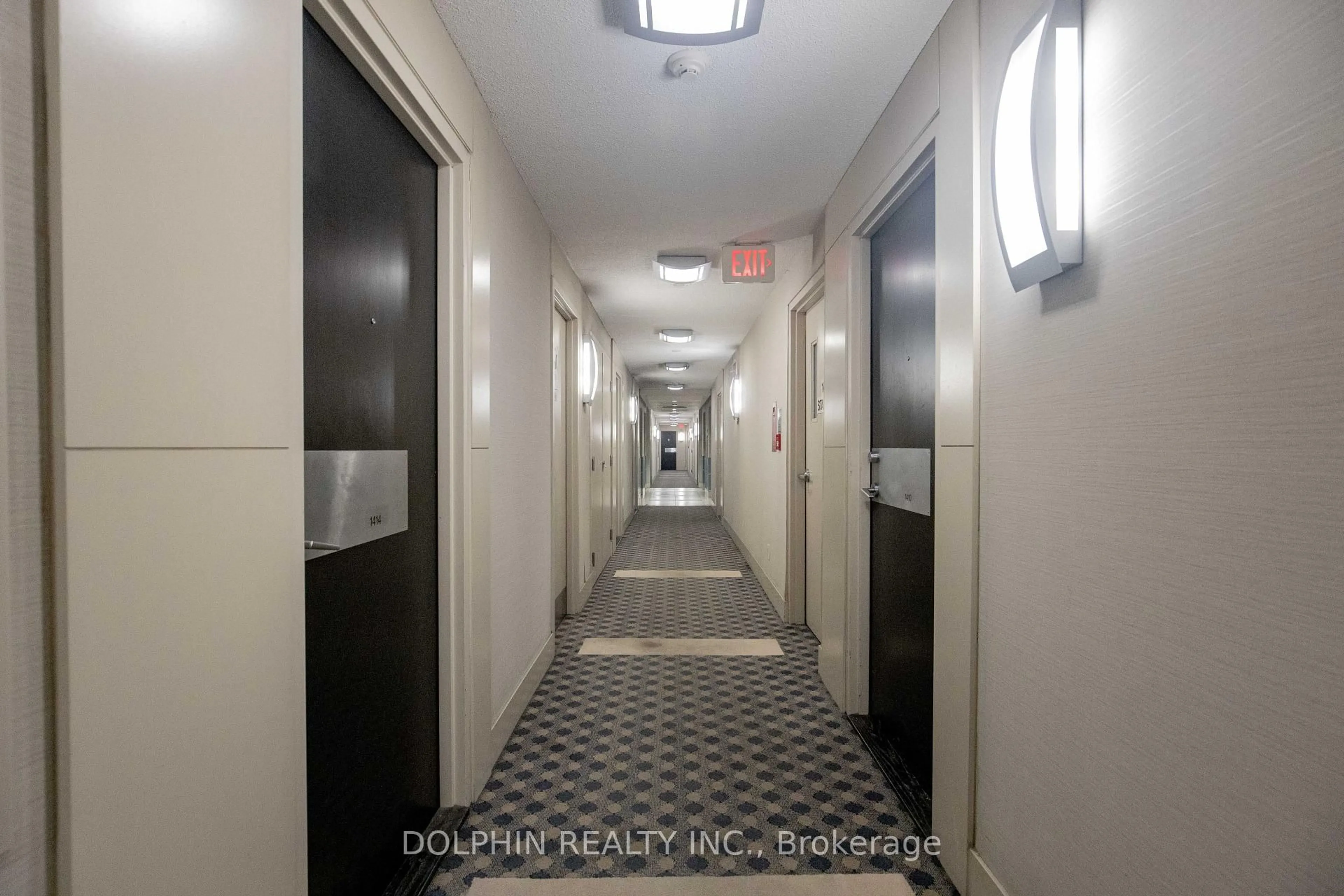 Indoor foyer for 18 Yonge St #1412, Toronto Ontario M5E 1R4