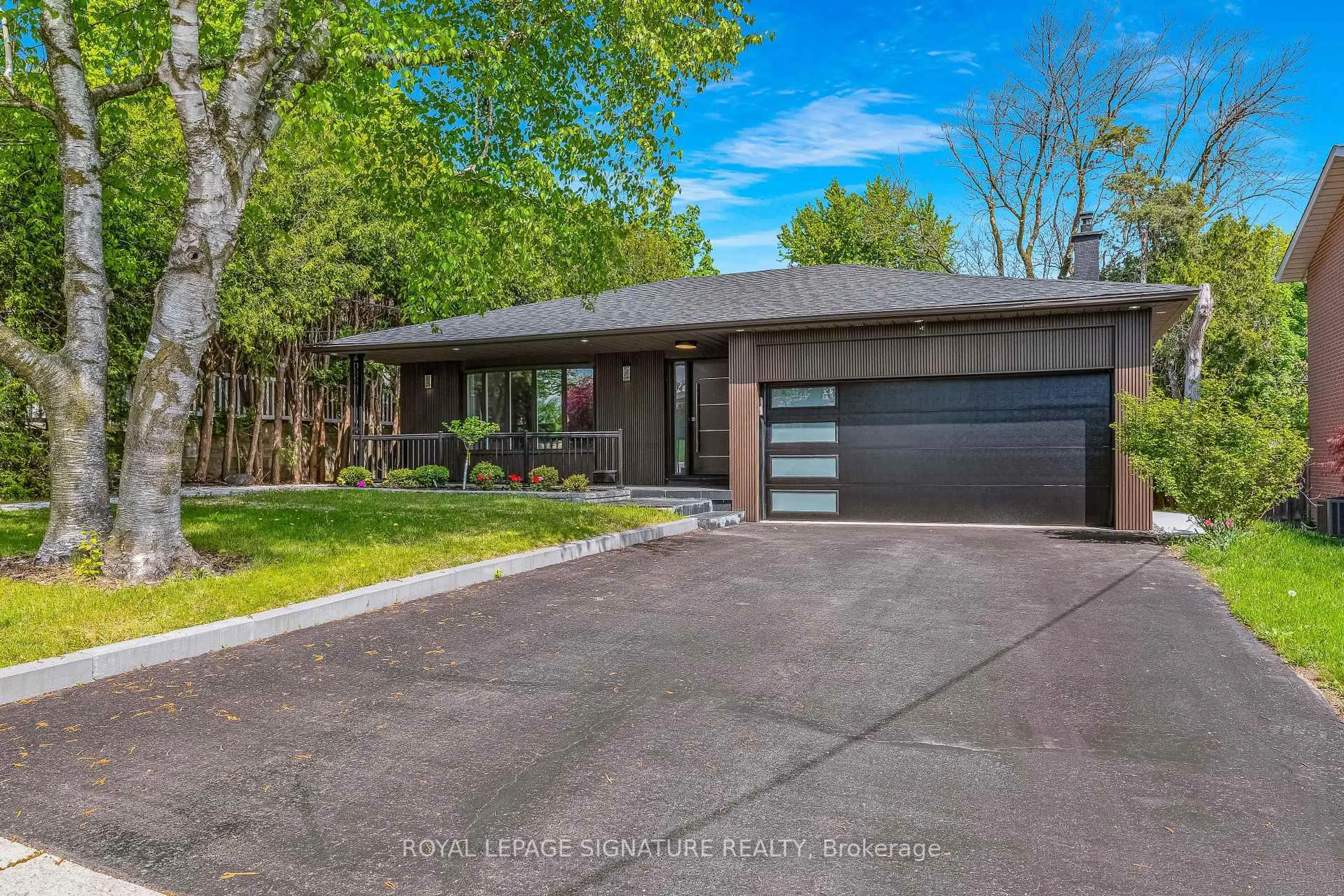 Home with brick exterior material, street for 30 Snowcrest Ave, Toronto Ontario M2K 2K7