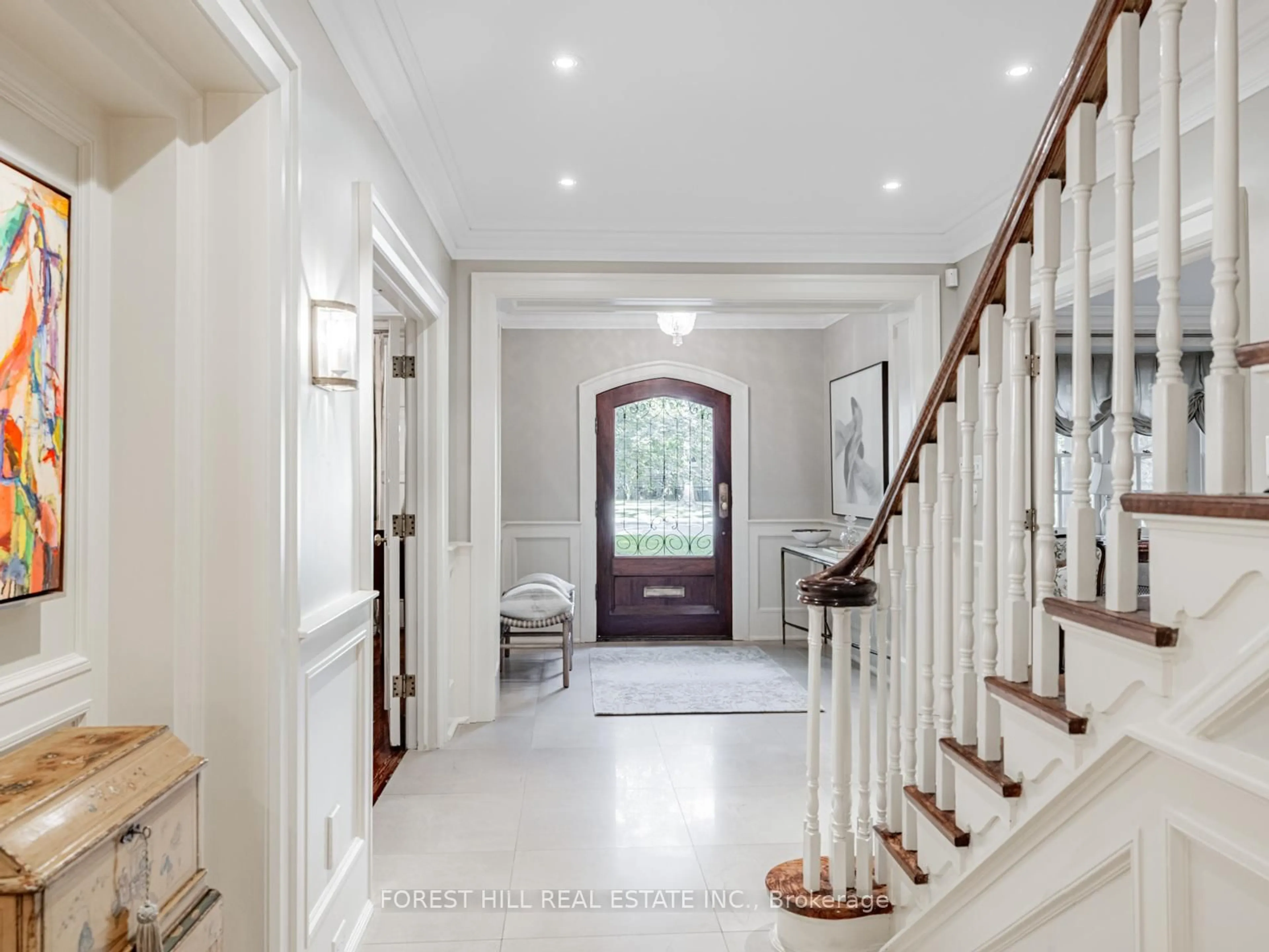 Indoor entryway for 80 Old Forest Hill Rd, Toronto Ontario M5P 2R5