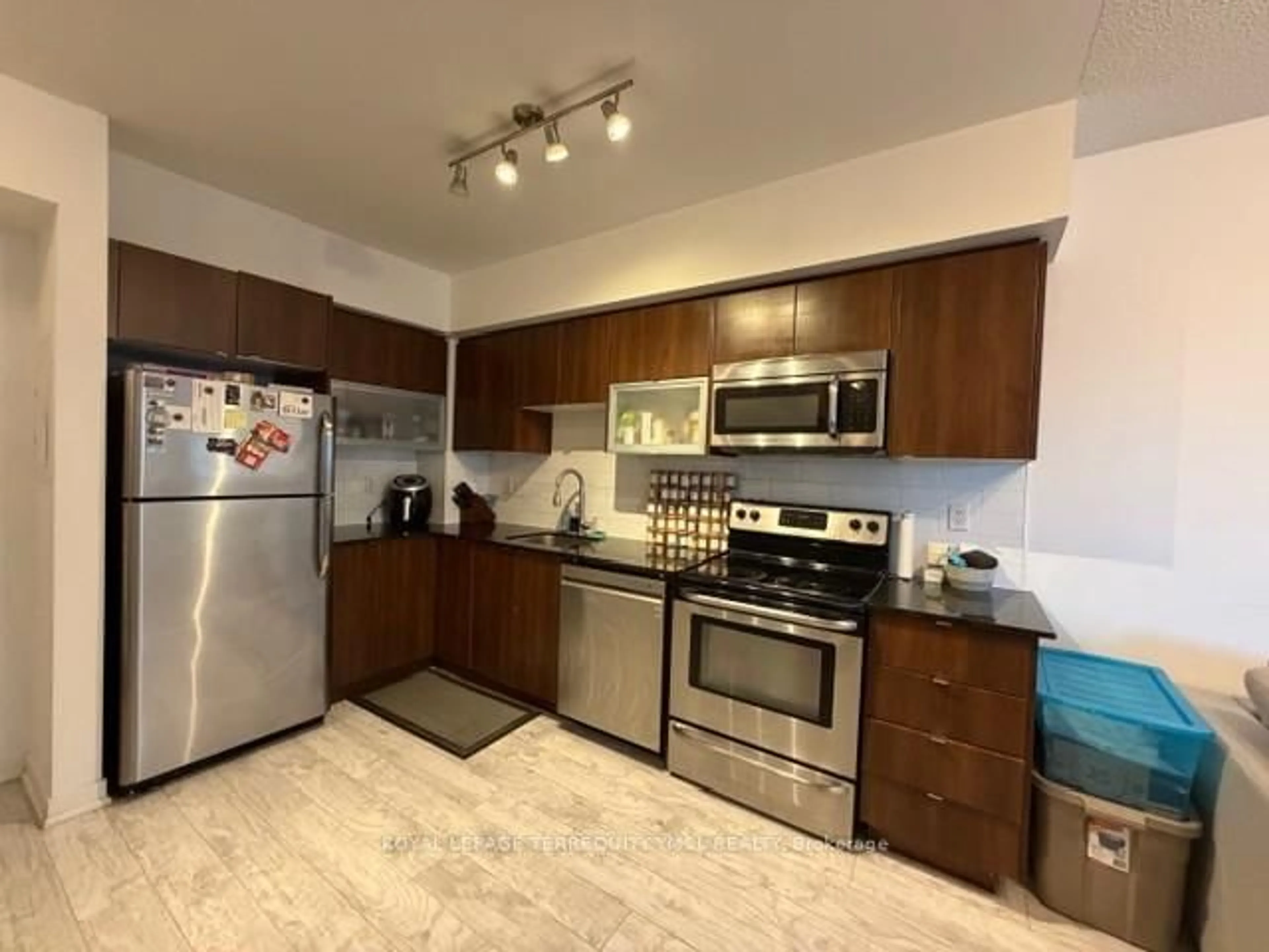 Standard kitchen, unknown for 59 E Liberty St #802, Toronto Ontario M6K 3R1