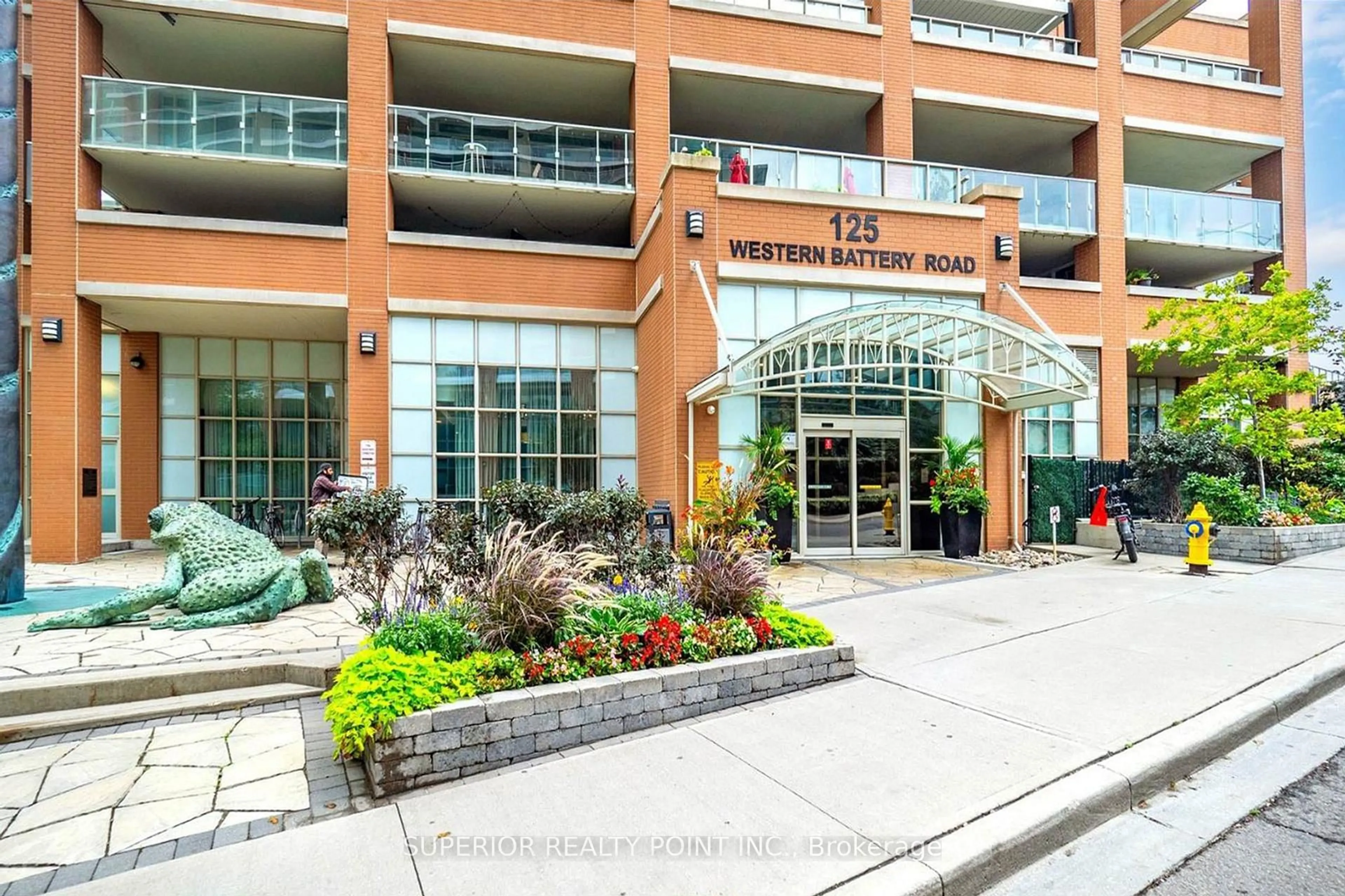 Unknown for 125 Western Battery Rd #2316, Toronto Ontario M6K 3R8