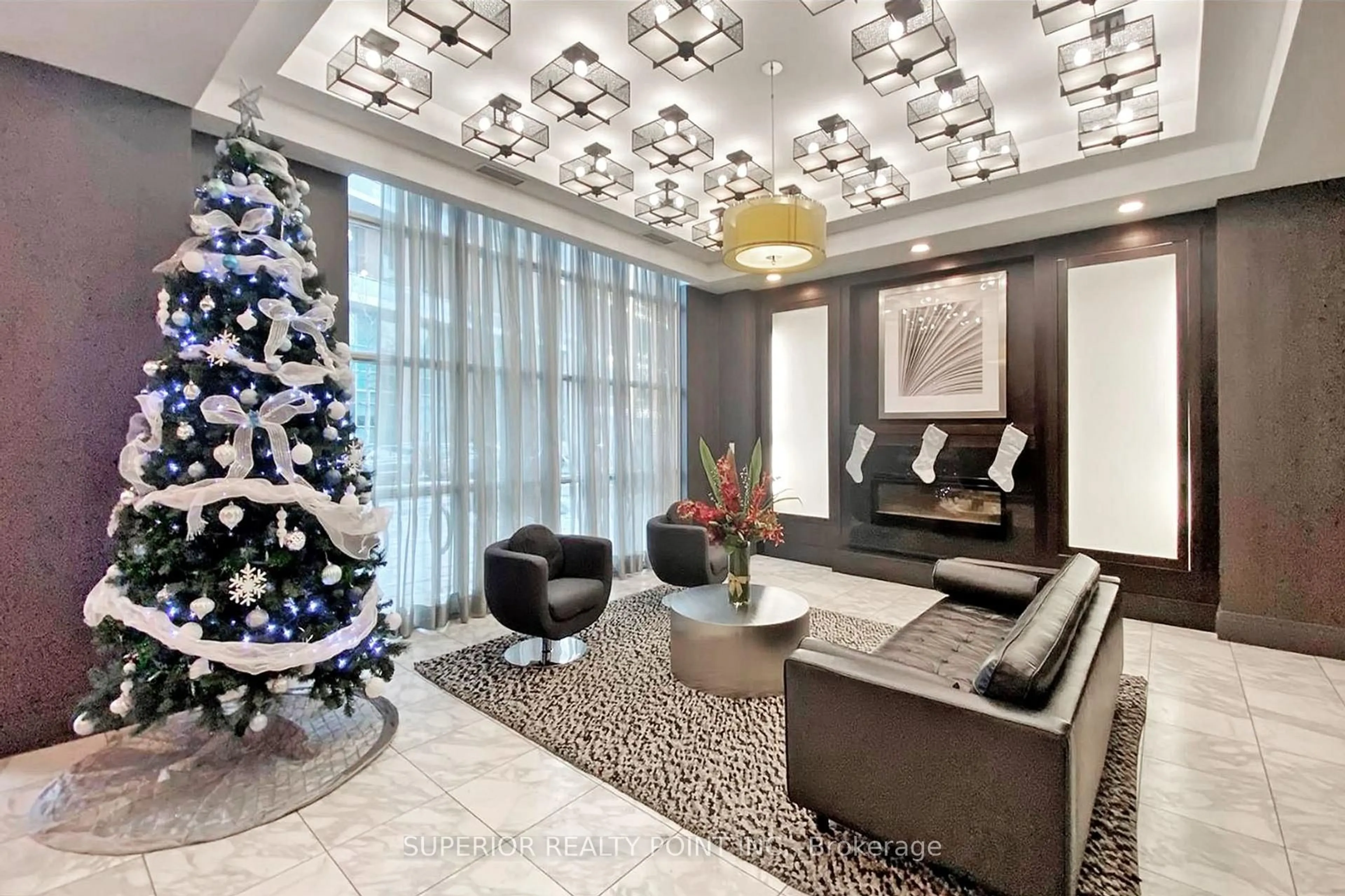 Lobby for 125 Western Battery Rd #2316, Toronto Ontario M6K 3R8