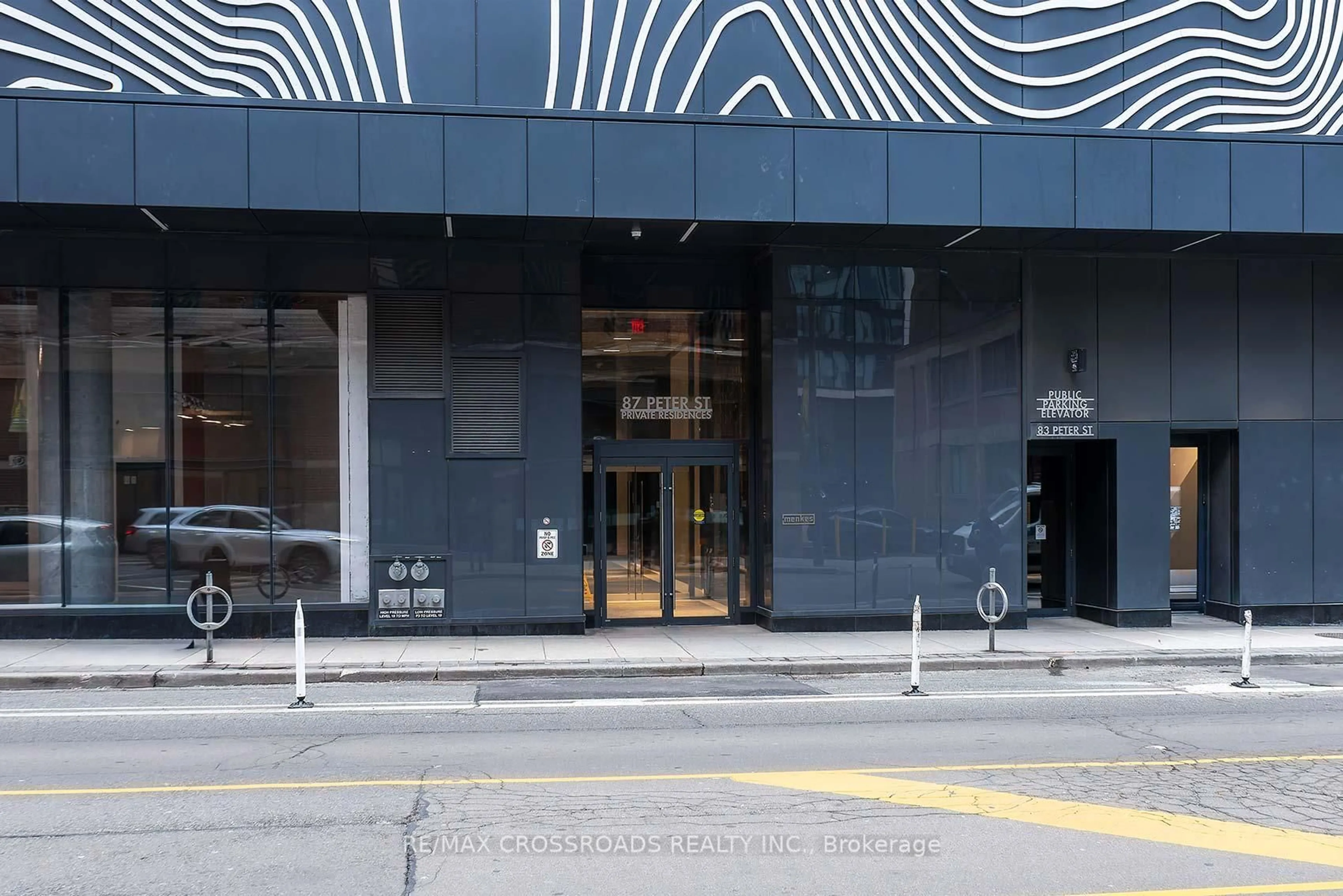 Indoor foyer for 87 Peter St #4515, Toronto Ontario M5V 0V1