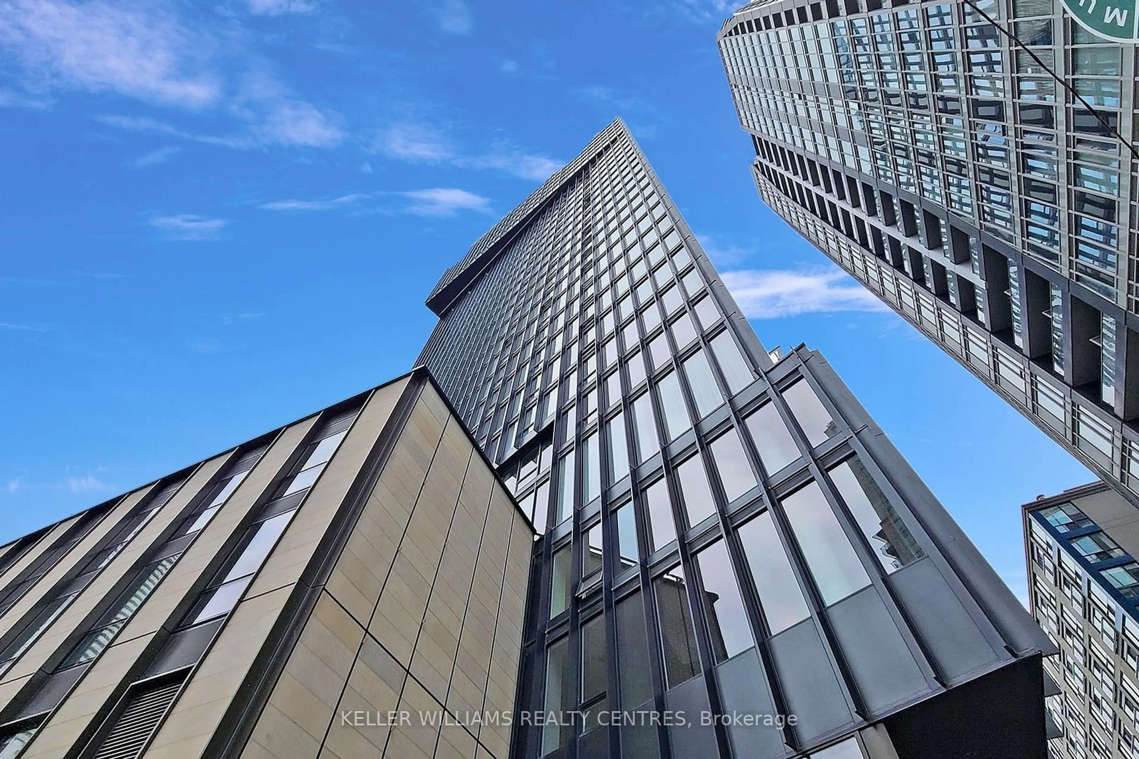 A pic from outside/outdoor area/front of a property/back of a property/a pic from drone, building for 60 Shuter St #2510, Toronto Ontario M5B 0B7