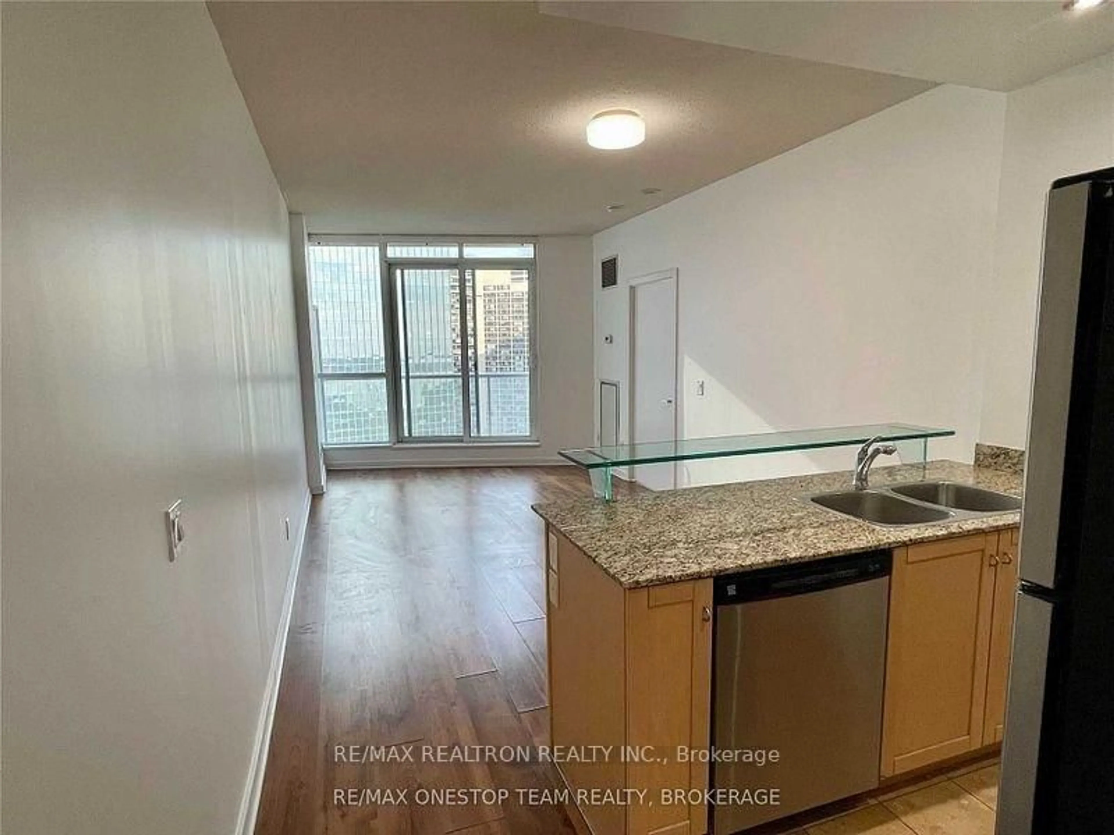 Unknown for 8 York St #2505, Toronto Ontario M5J 2Y2