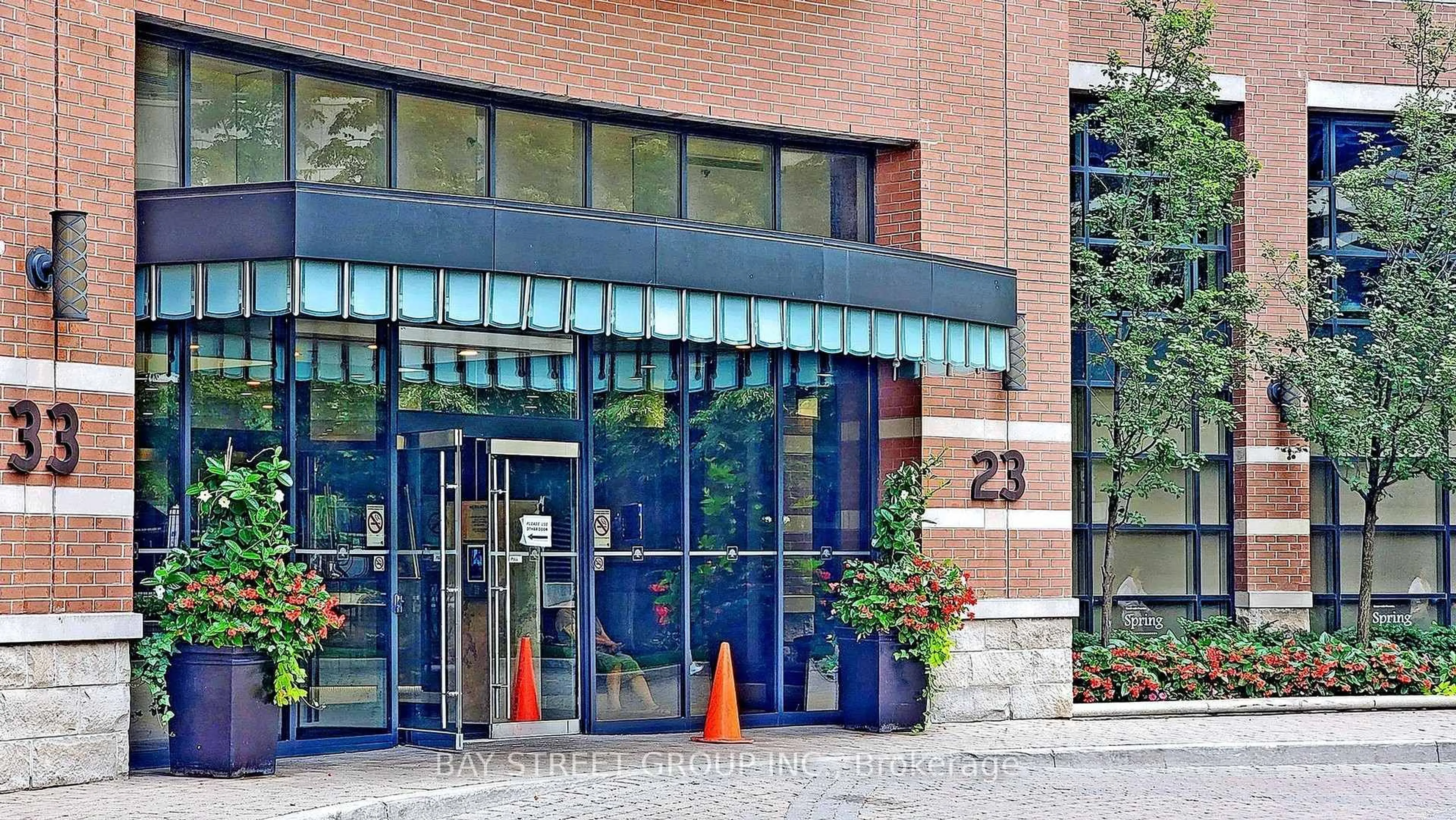 Indoor foyer for 23 Sheppard Ave #1104, Toronto Ontario M2N 0C8