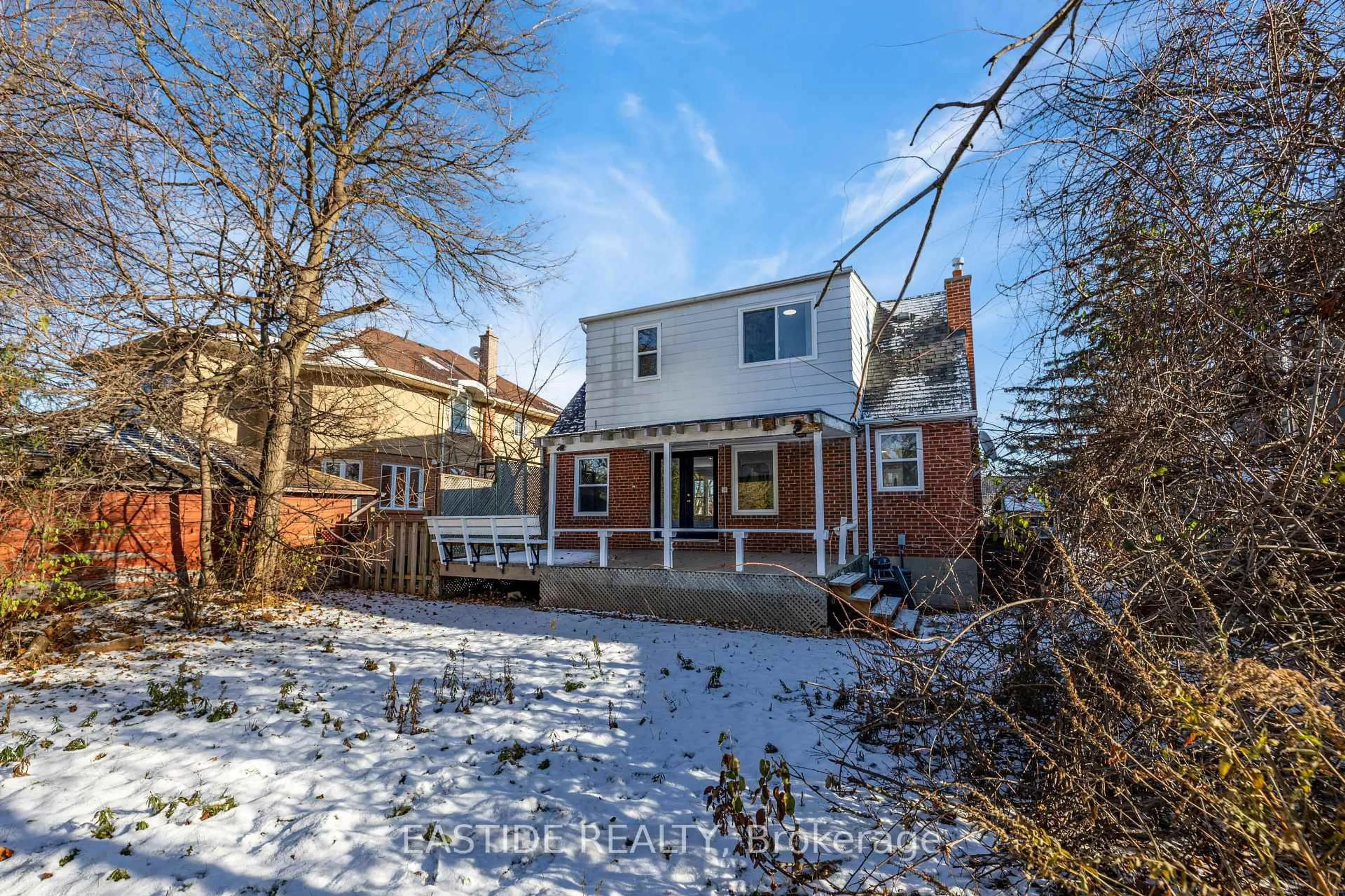 A pic from outside/outdoor area/front of a property/back of a property/a pic from drone, street for 112 Bevdale Rd, Toronto Ontario M2R 1L7