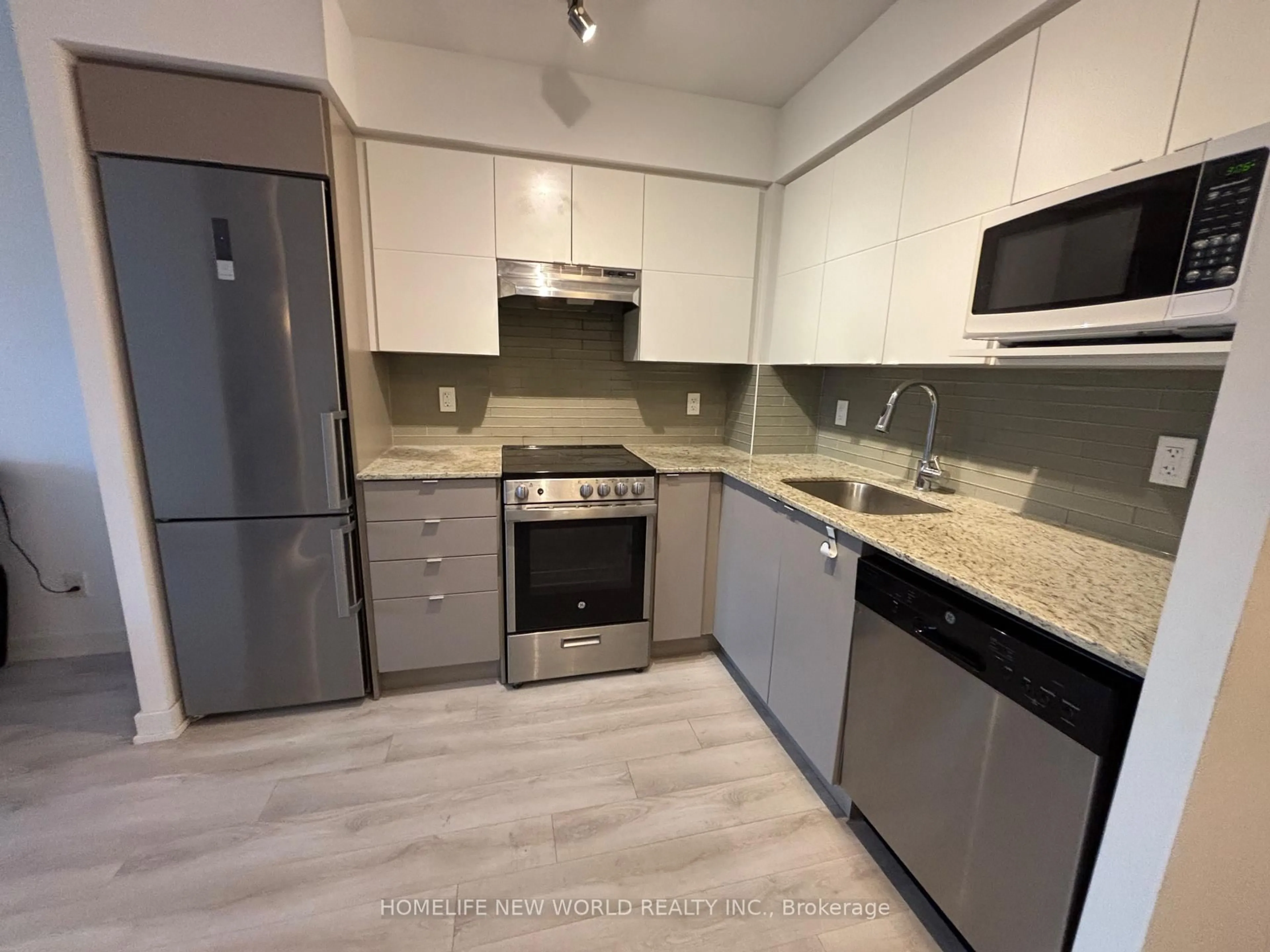 Standard kitchen, unknown for 120 Varna Dr #524, Toronto Ontario M6A 0B3