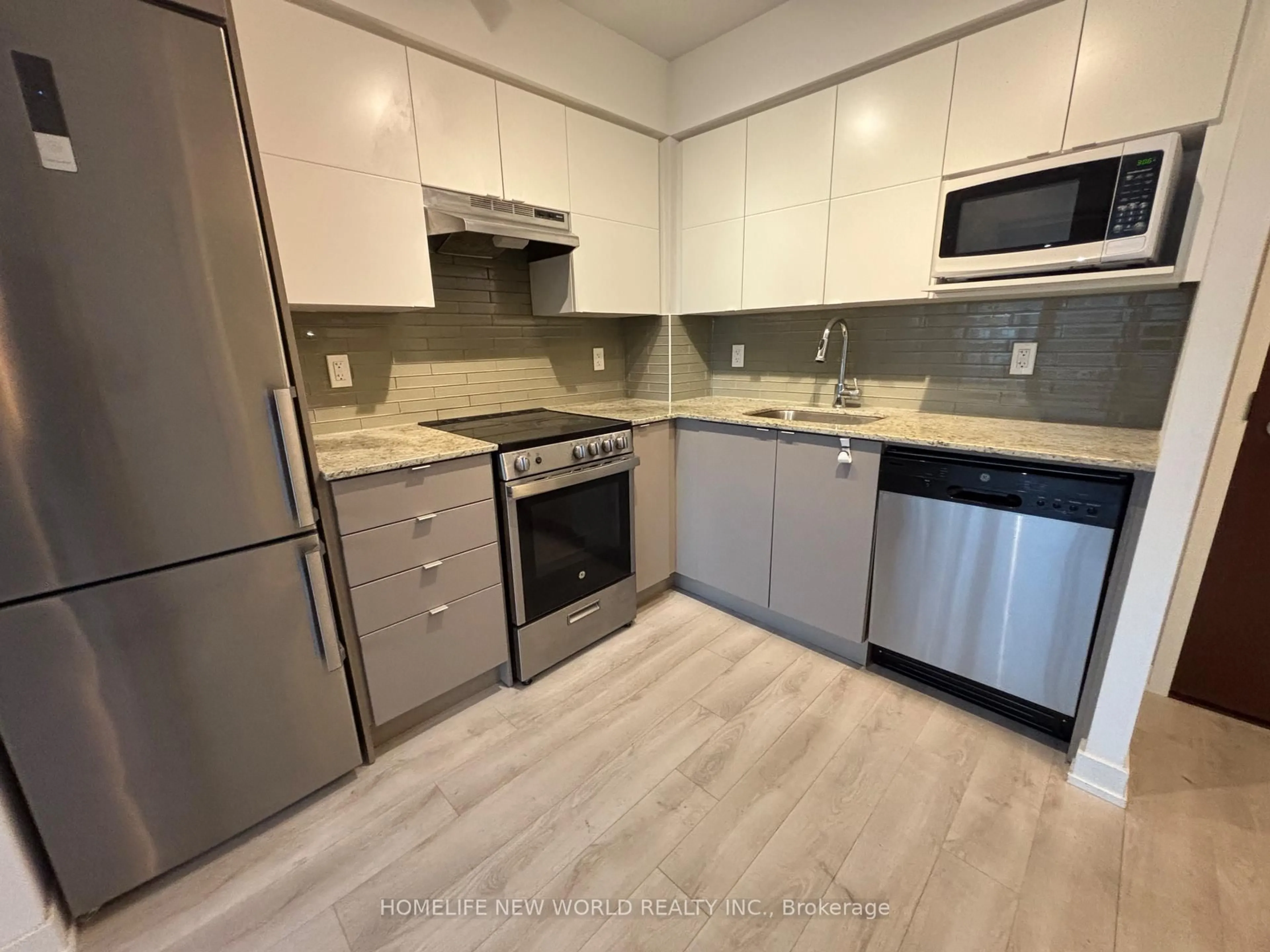 Standard kitchen, unknown for 120 Varna Dr #524, Toronto Ontario M6A 0B3