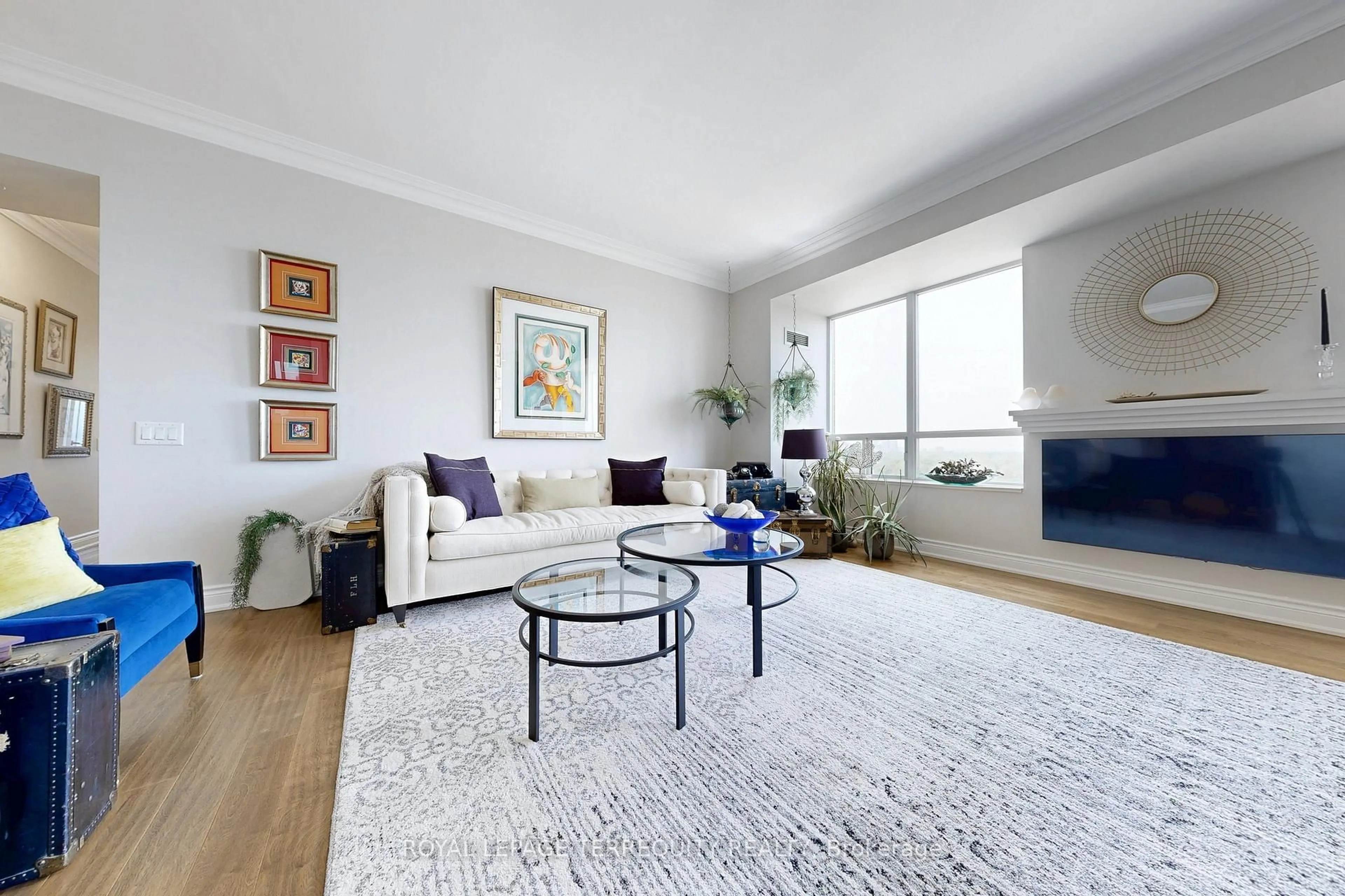 Living room with furniture, unknown for 2 Clairtrell Rd #LPH1, Toronto Ontario M2N 7H5