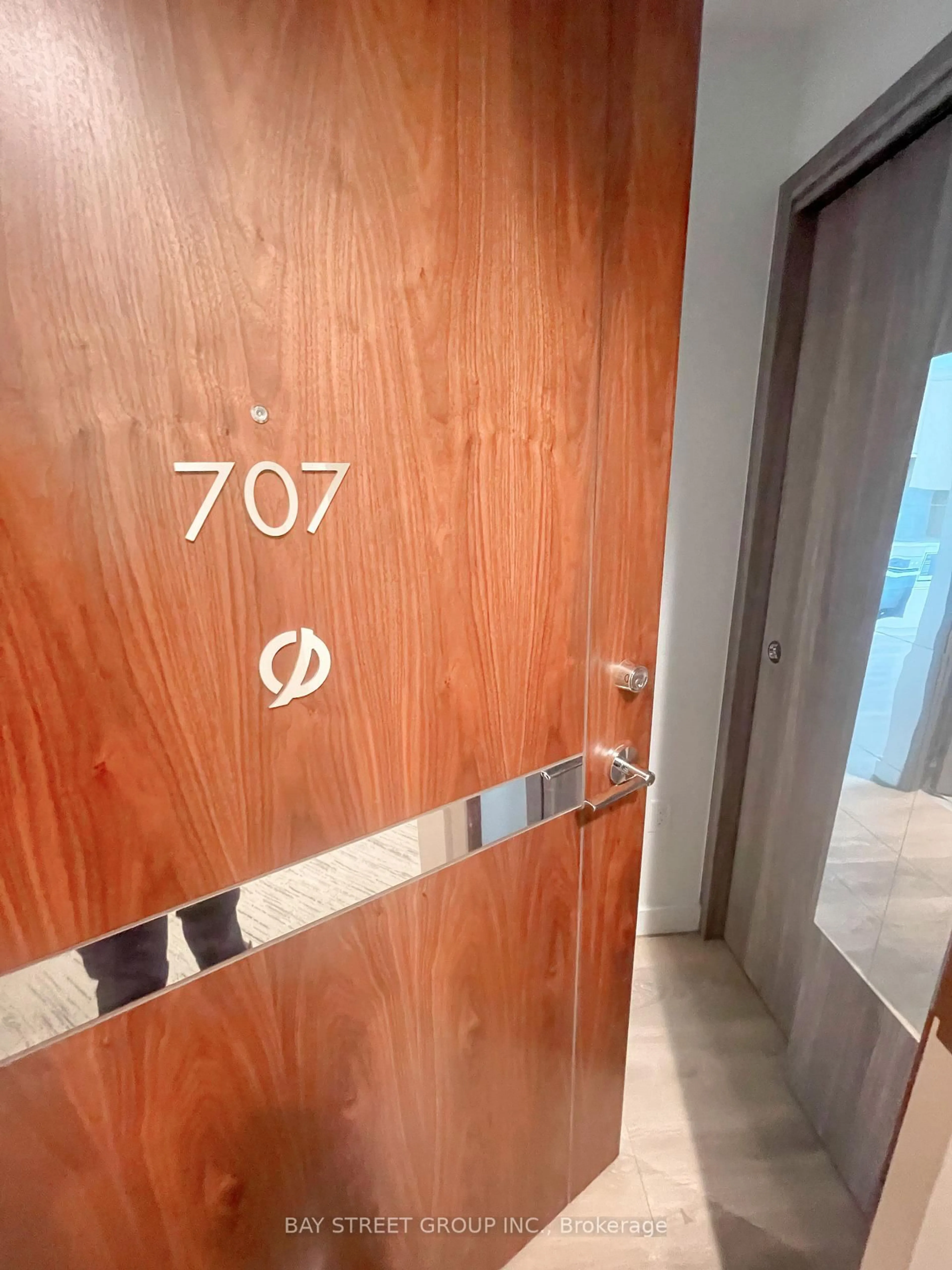 Indoor foyer for 85 Mcmahon Dr #707, Toronto Ontario M2K 0H1