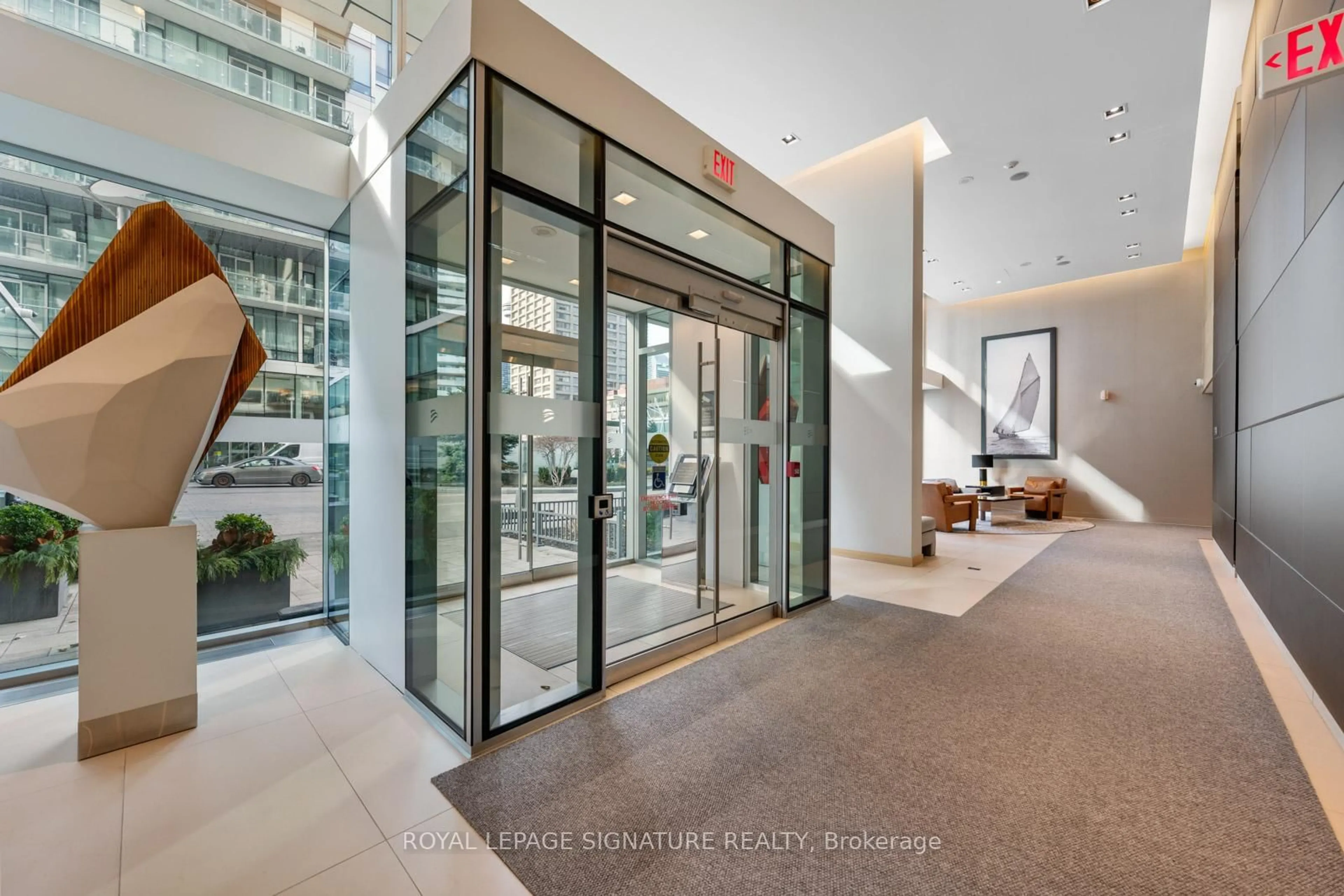 Indoor foyer for 39 Queens Quay #827, Toronto Ontario M5E 0A5