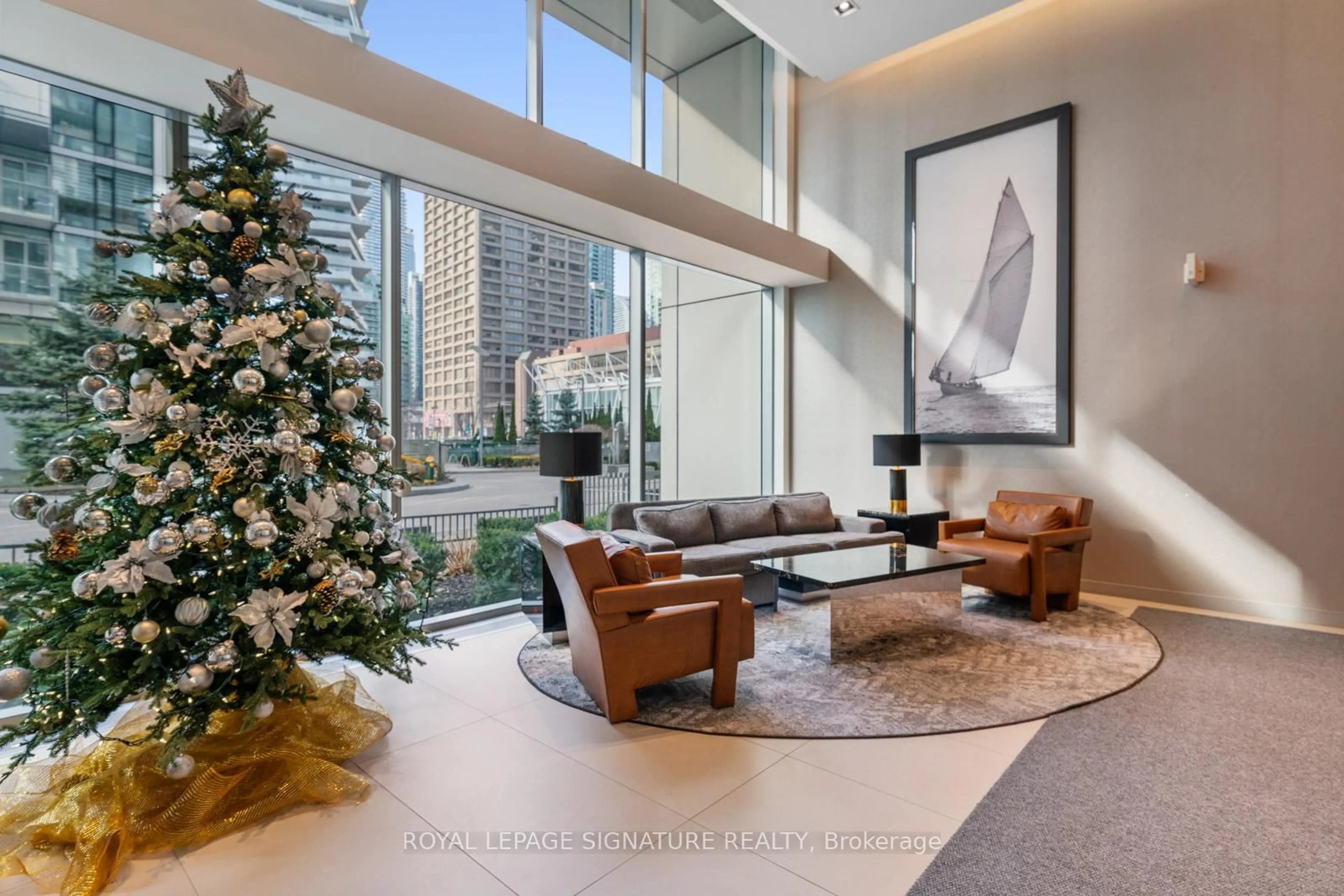 Unknown for 39 Queens Quay #827, Toronto Ontario M5E 0A5