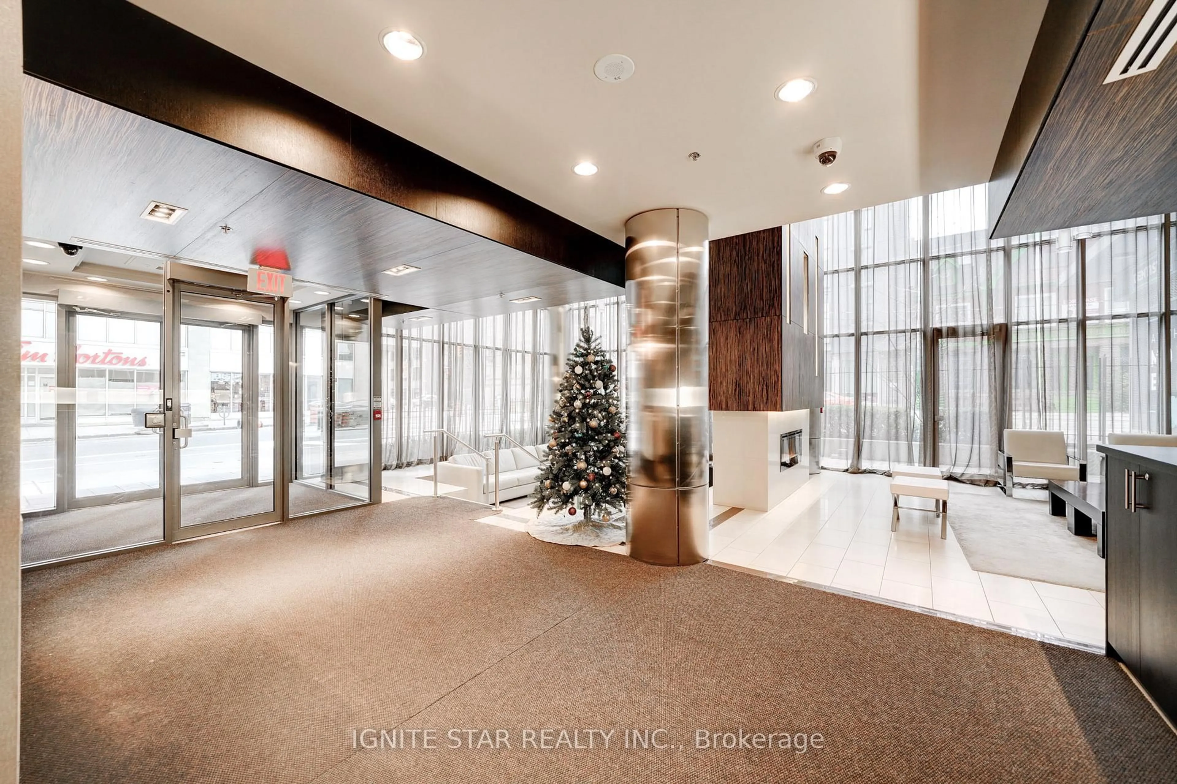 Indoor foyer for 320 Richmond St #303, Toronto Ontario M5A 1P9