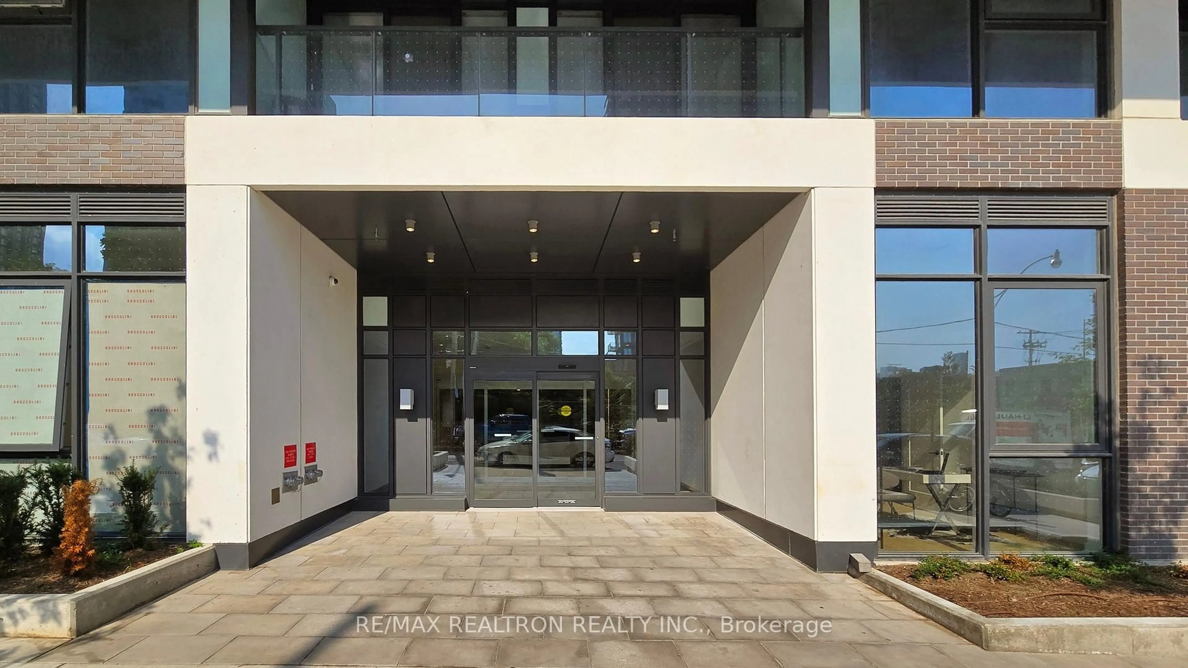 Indoor foyer for 5 Defries St #603, Toronto Ontario M5A 3R4