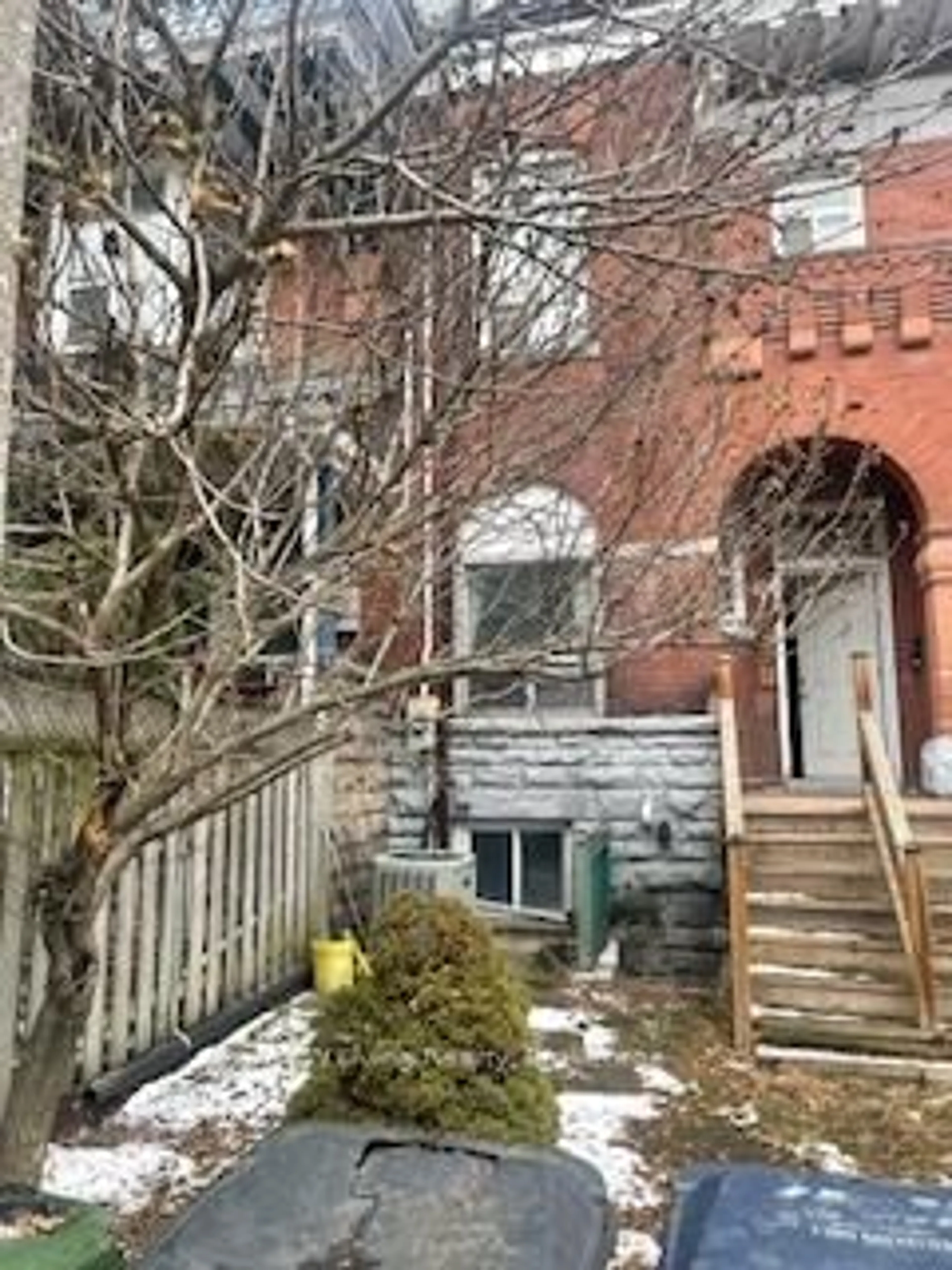 Unknown for 96 D'arcy St, Toronto Ontario M5T 1K1