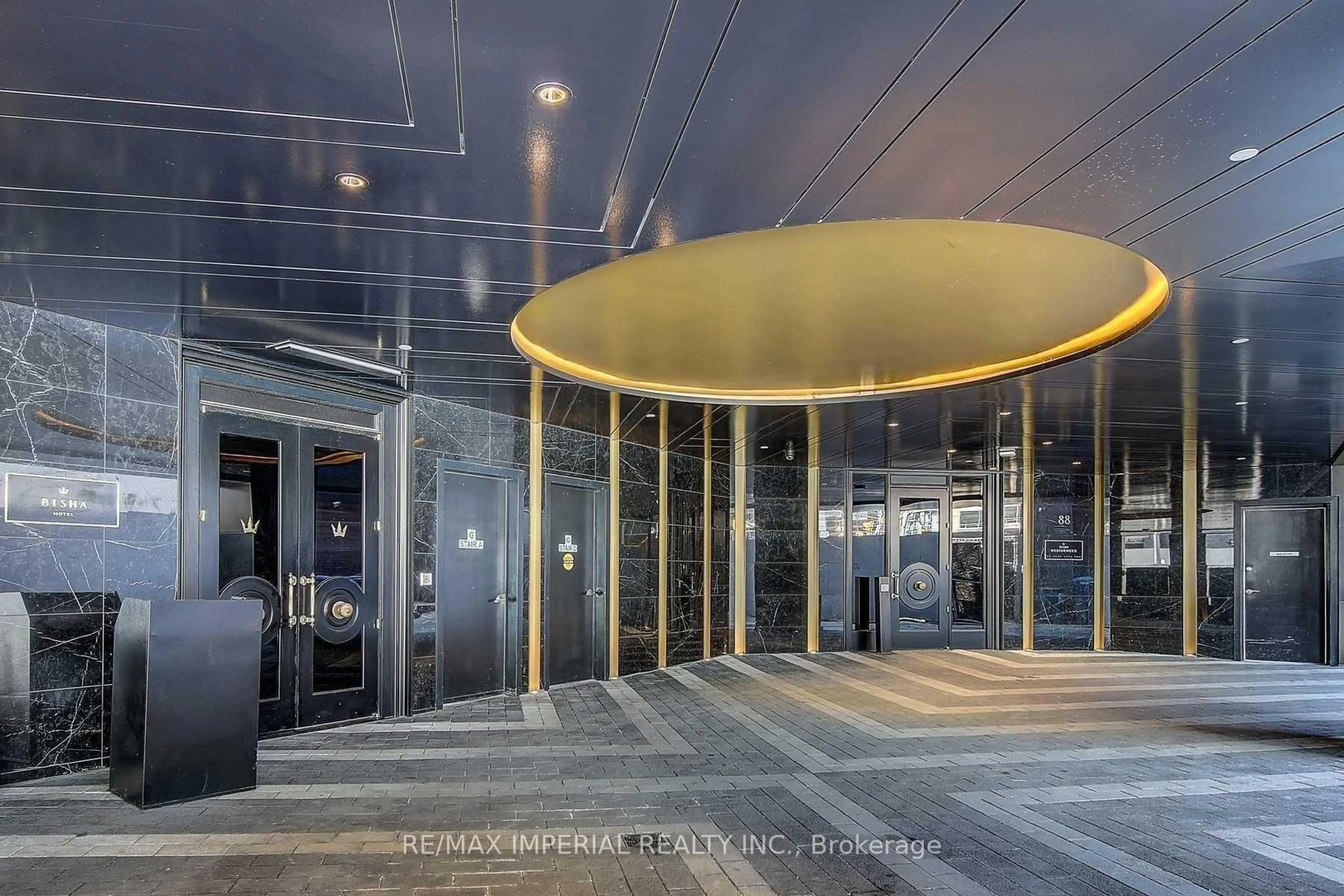 Indoor foyer for 88 Blue Jays Way #3508, Toronto Ontario M5V 2G3