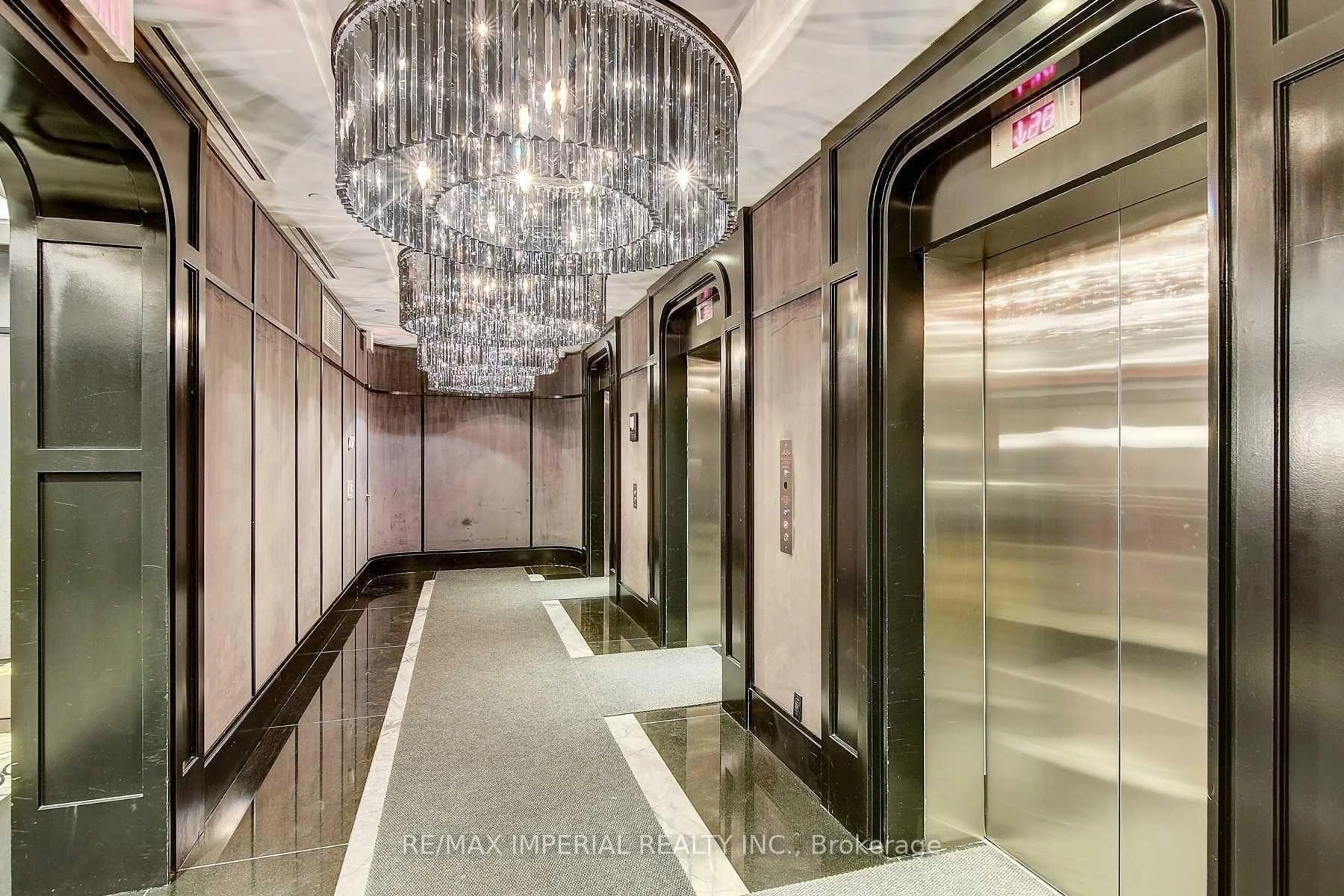 Indoor foyer for 88 Blue Jays Way #3508, Toronto Ontario M5V 2G3