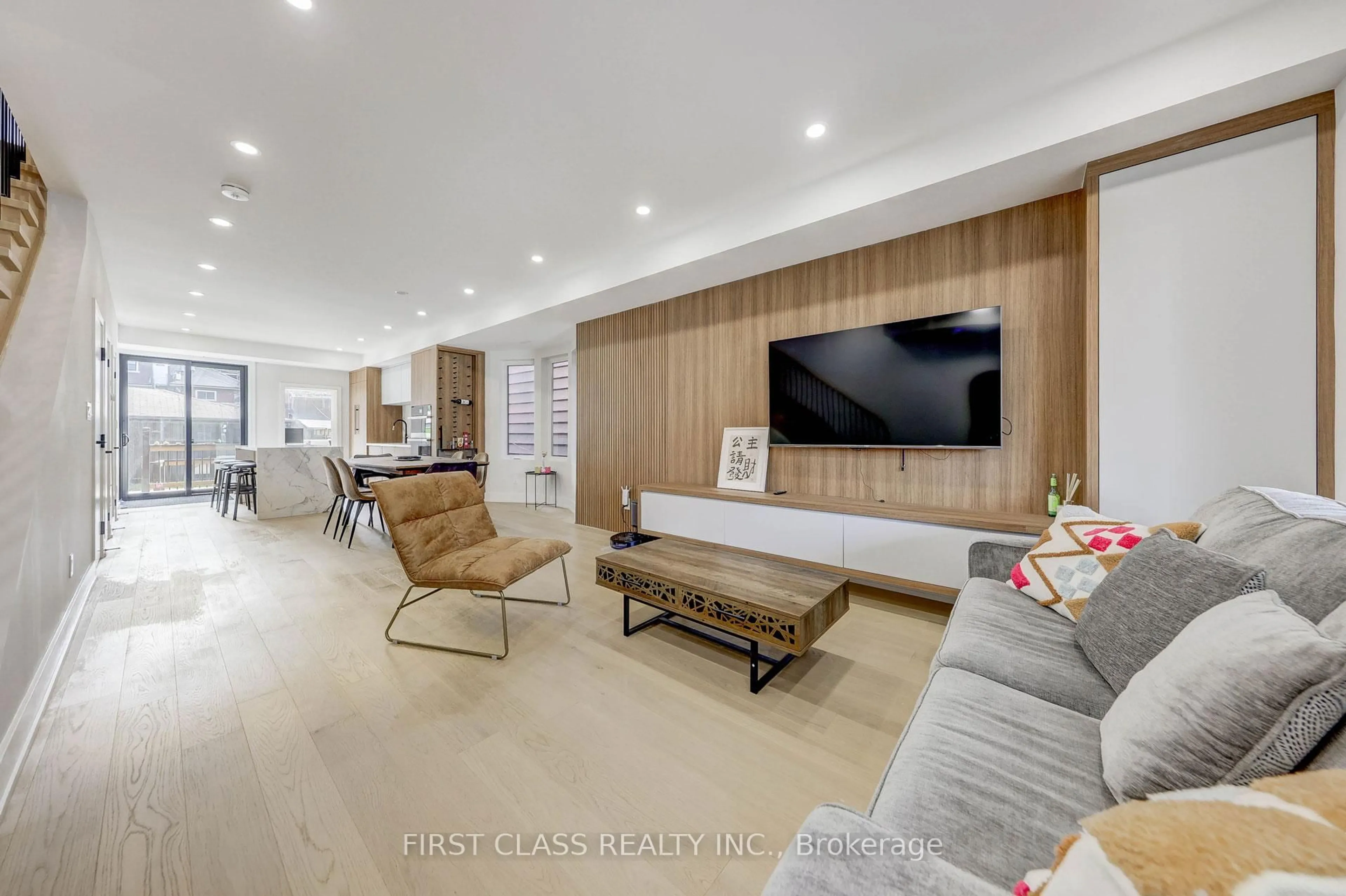 Unknown for 431 Roxton Rd, Toronto Ontario M6G 3R5