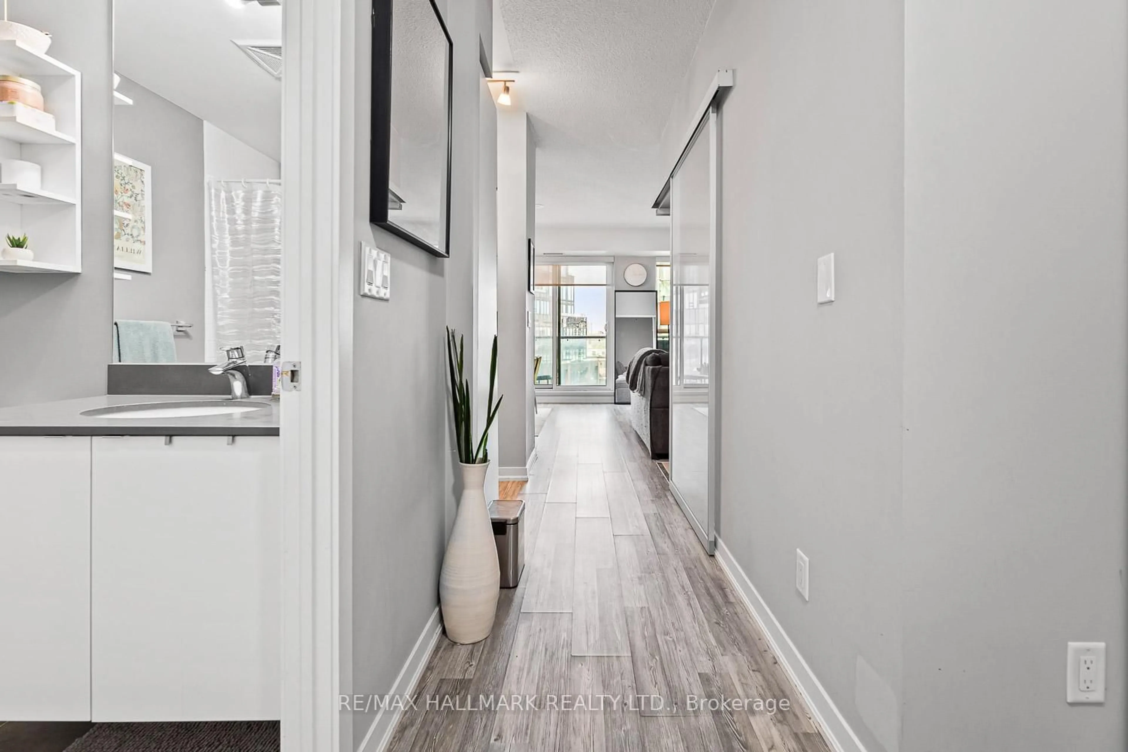 Indoor entryway for 69 Lynn Williams St #709, Toronto Ontario M6K 3R7