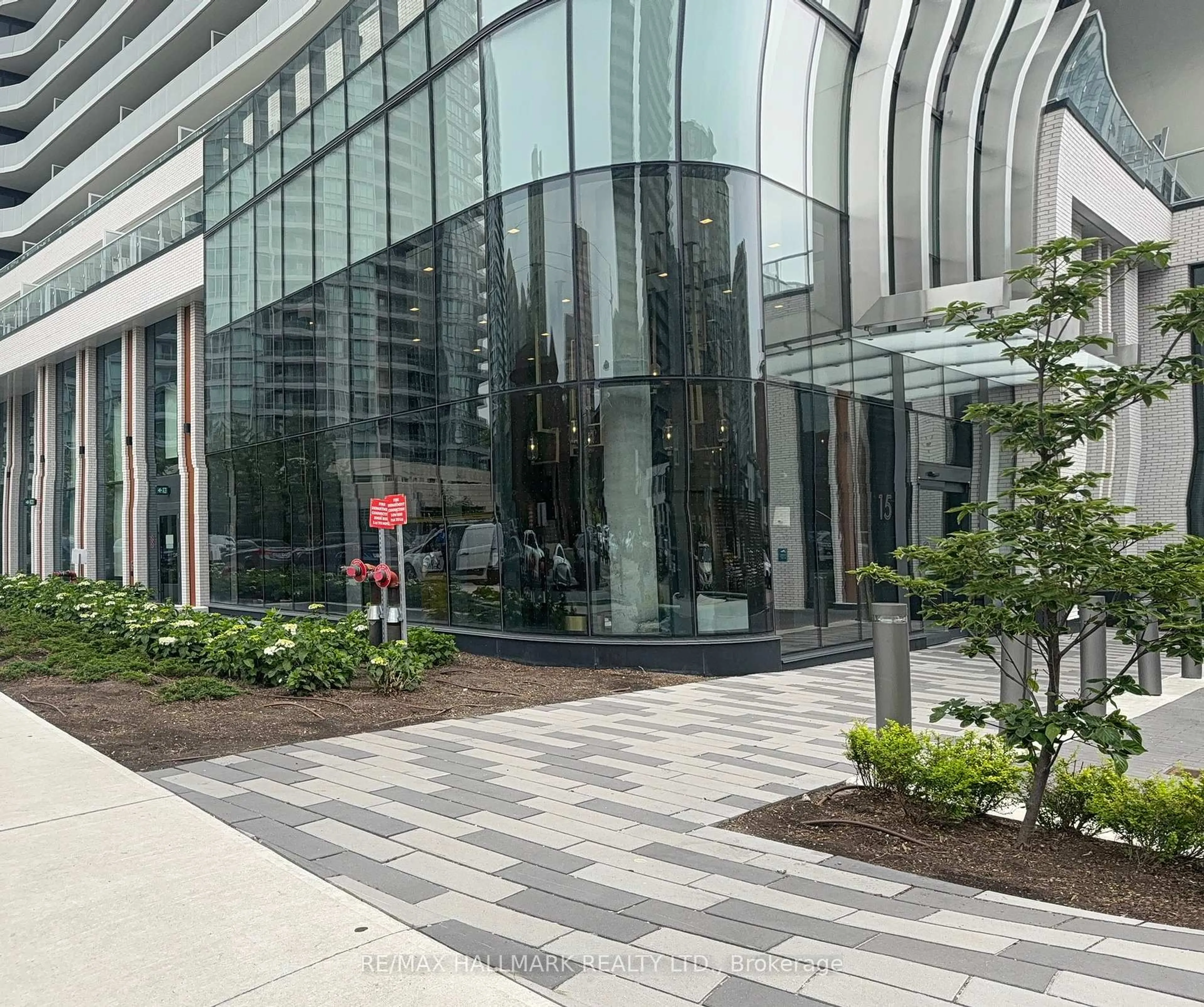 Indoor foyer for 15 Holmes Ave #407, Toronto Ontario M2N 4L8