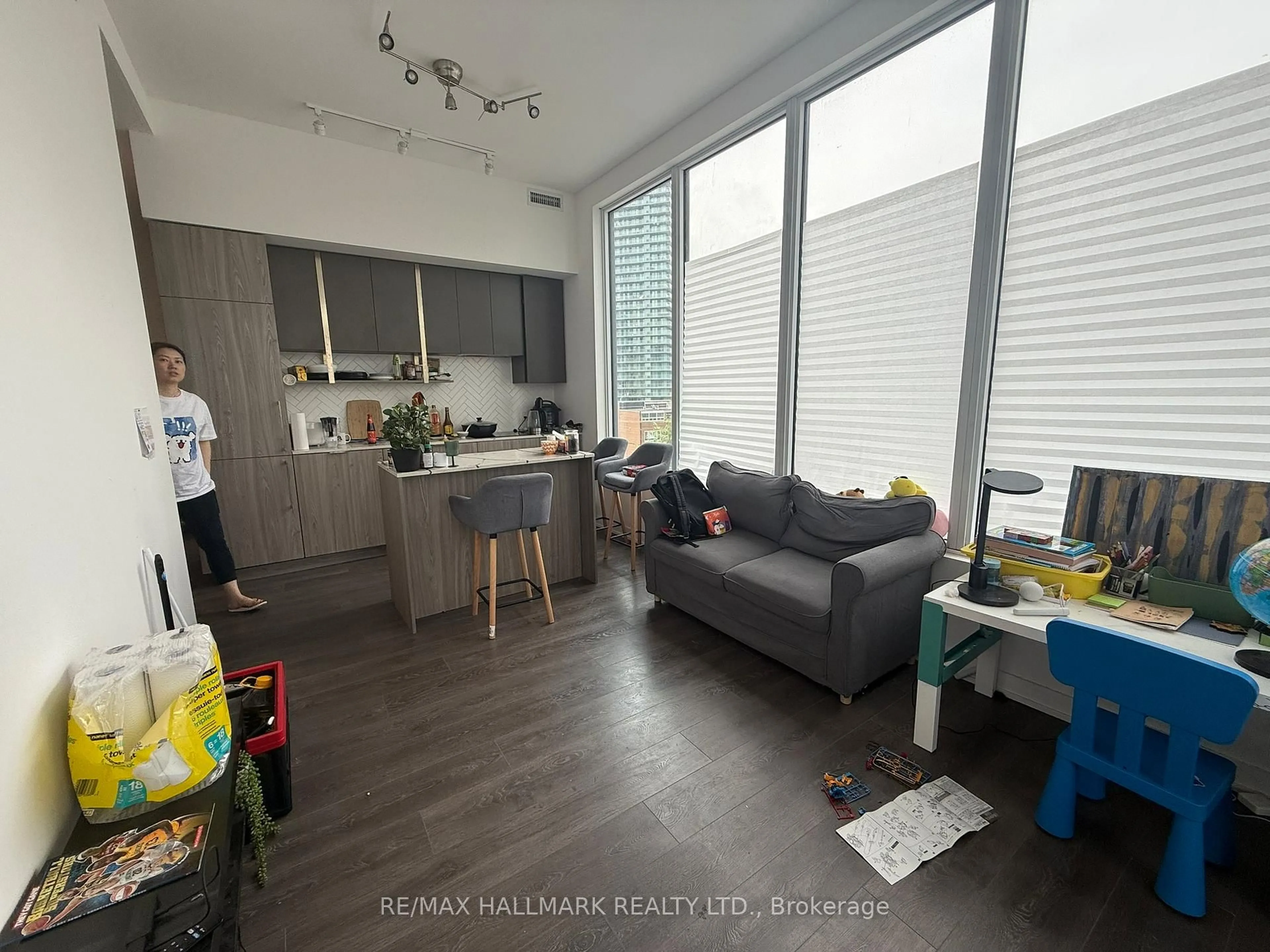A pic of a room for 15 Holmes Ave #407, Toronto Ontario M2N 4L8