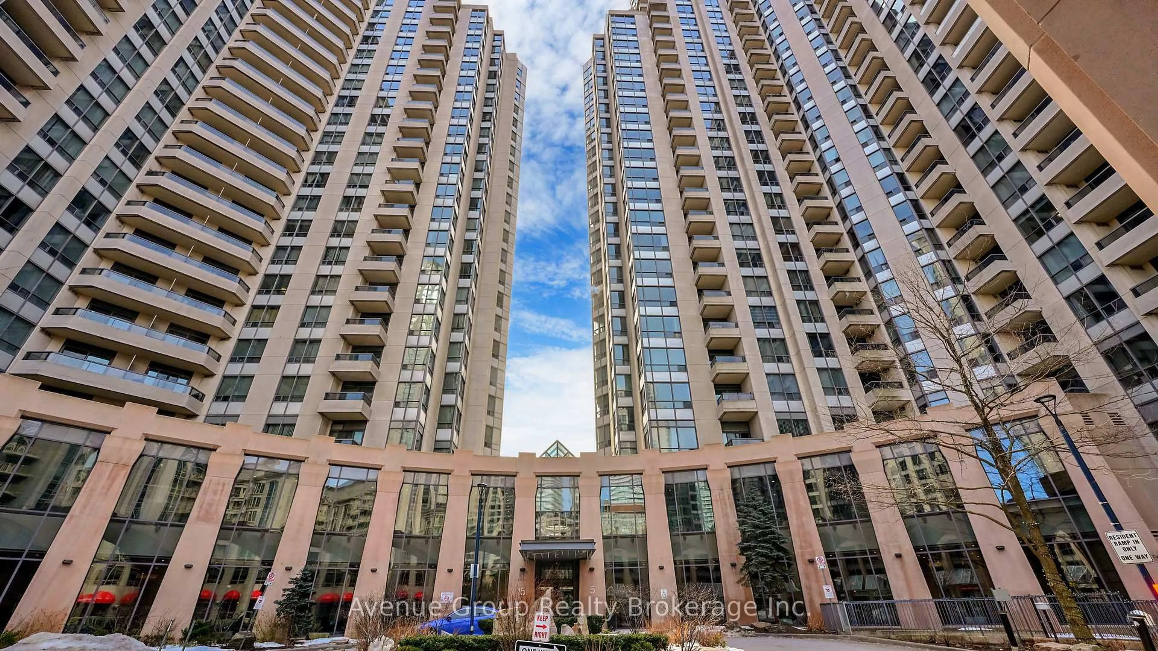 Indoor foyer for 15 Northtown Way #1929, Toronto Ontario M2N 7A2