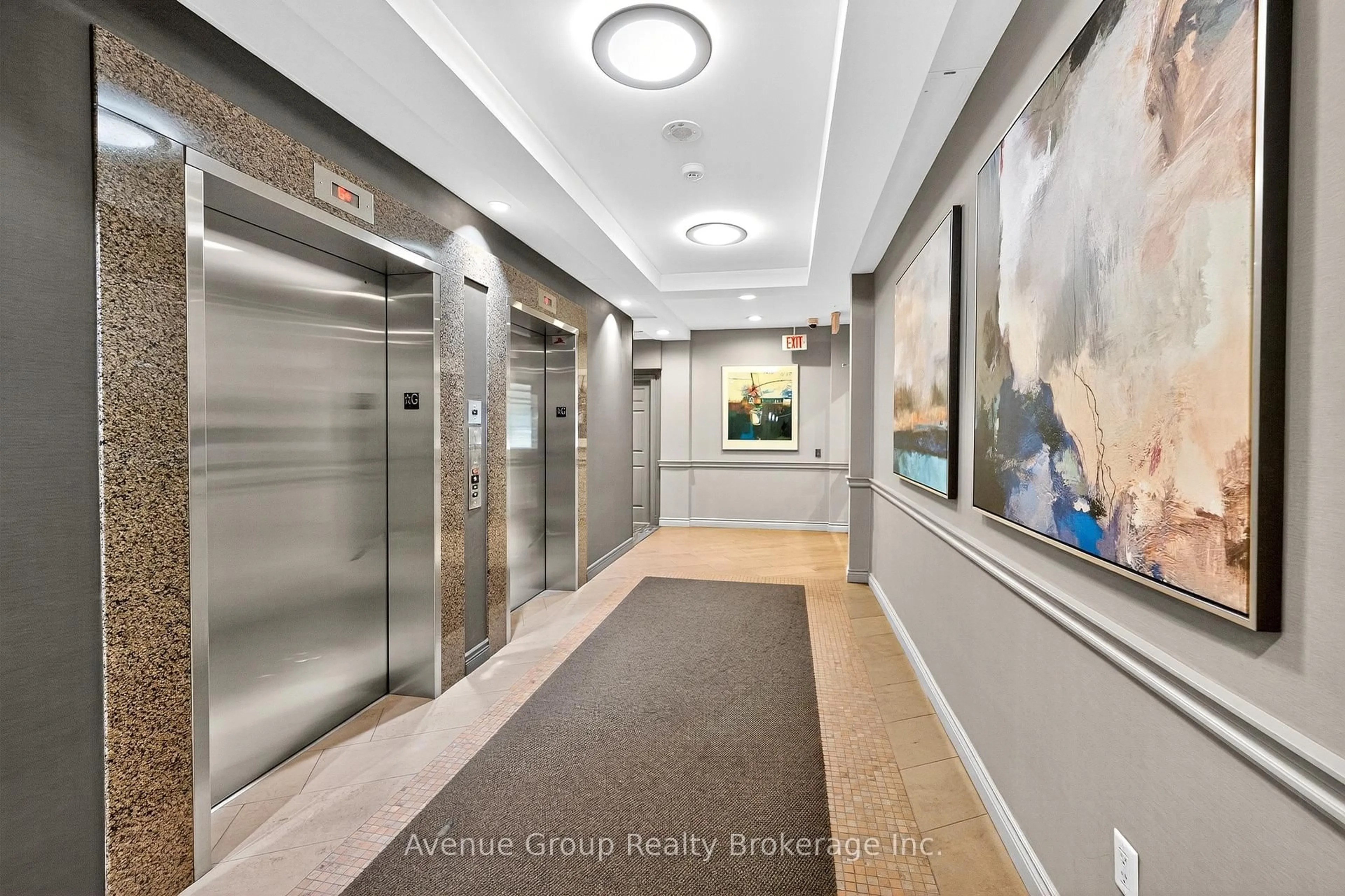 Indoor foyer for 19 Barberry Pl #714, Toronto Ontario M2K 3E3