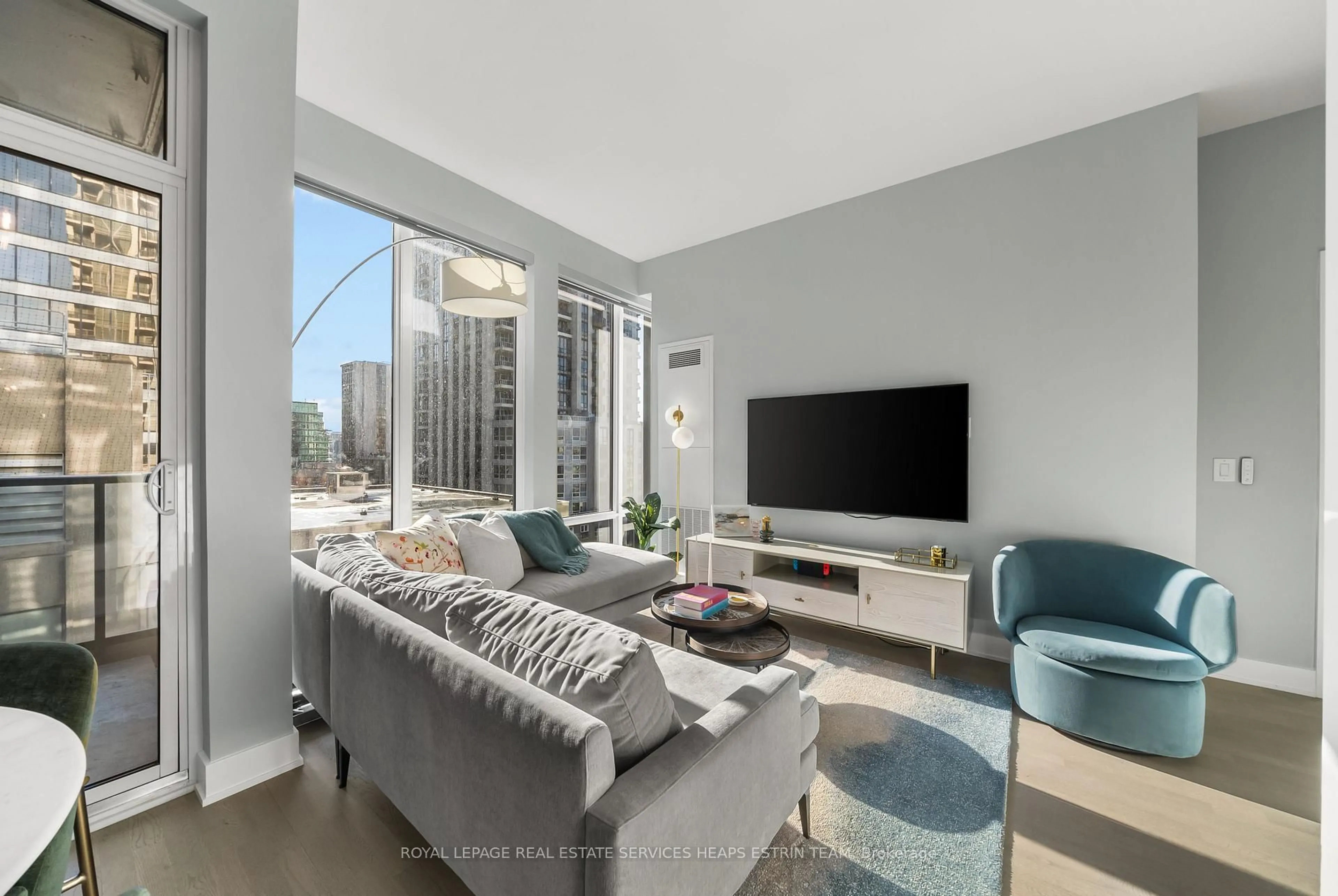 Living room with furniture, unknown for 88 Cumberland St #1108, Toronto Ontario M5R 0C8