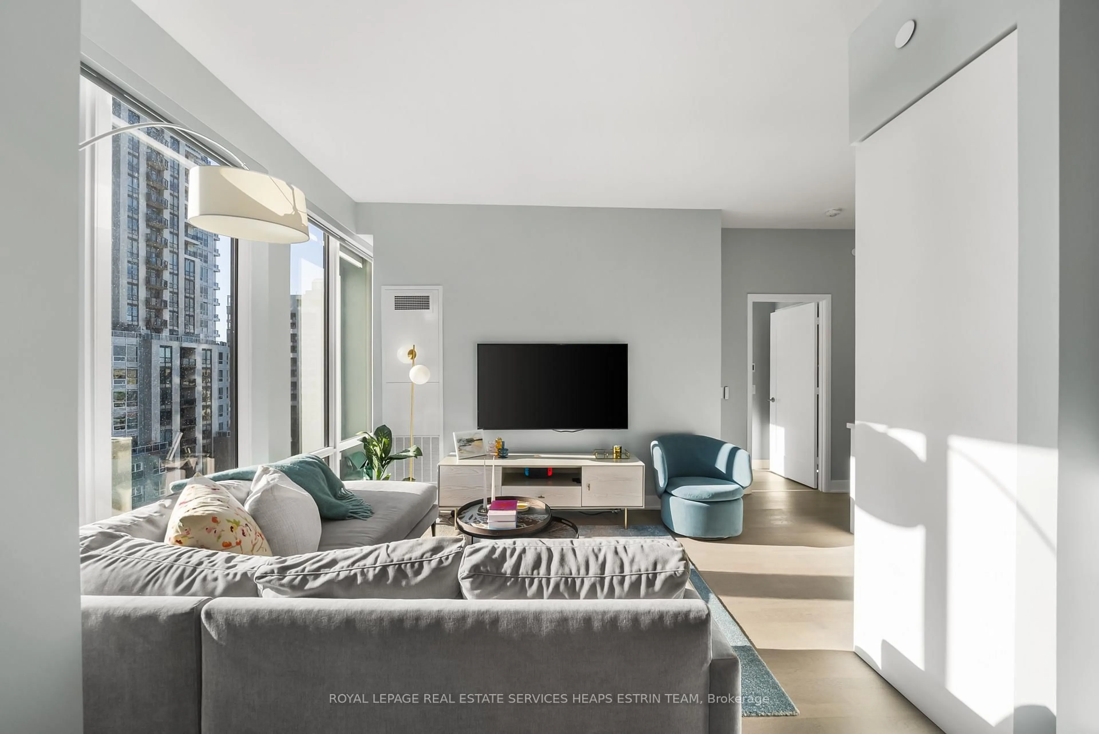 Living room with furniture, unknown for 88 Cumberland St #1108, Toronto Ontario M5R 0C8