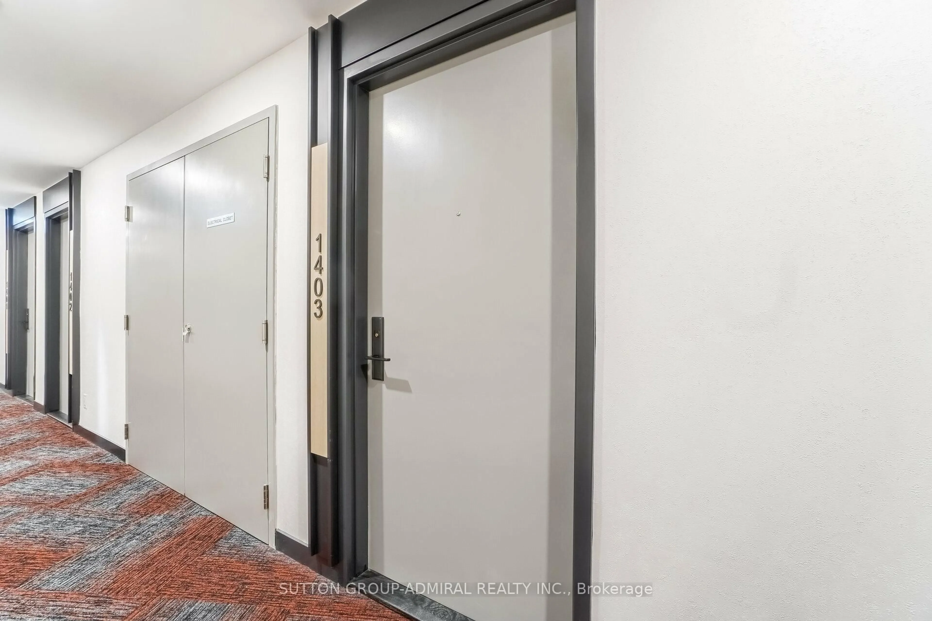 Indoor foyer for 135 East Liberty St #1403, Toronto Ontario M6K 3K4