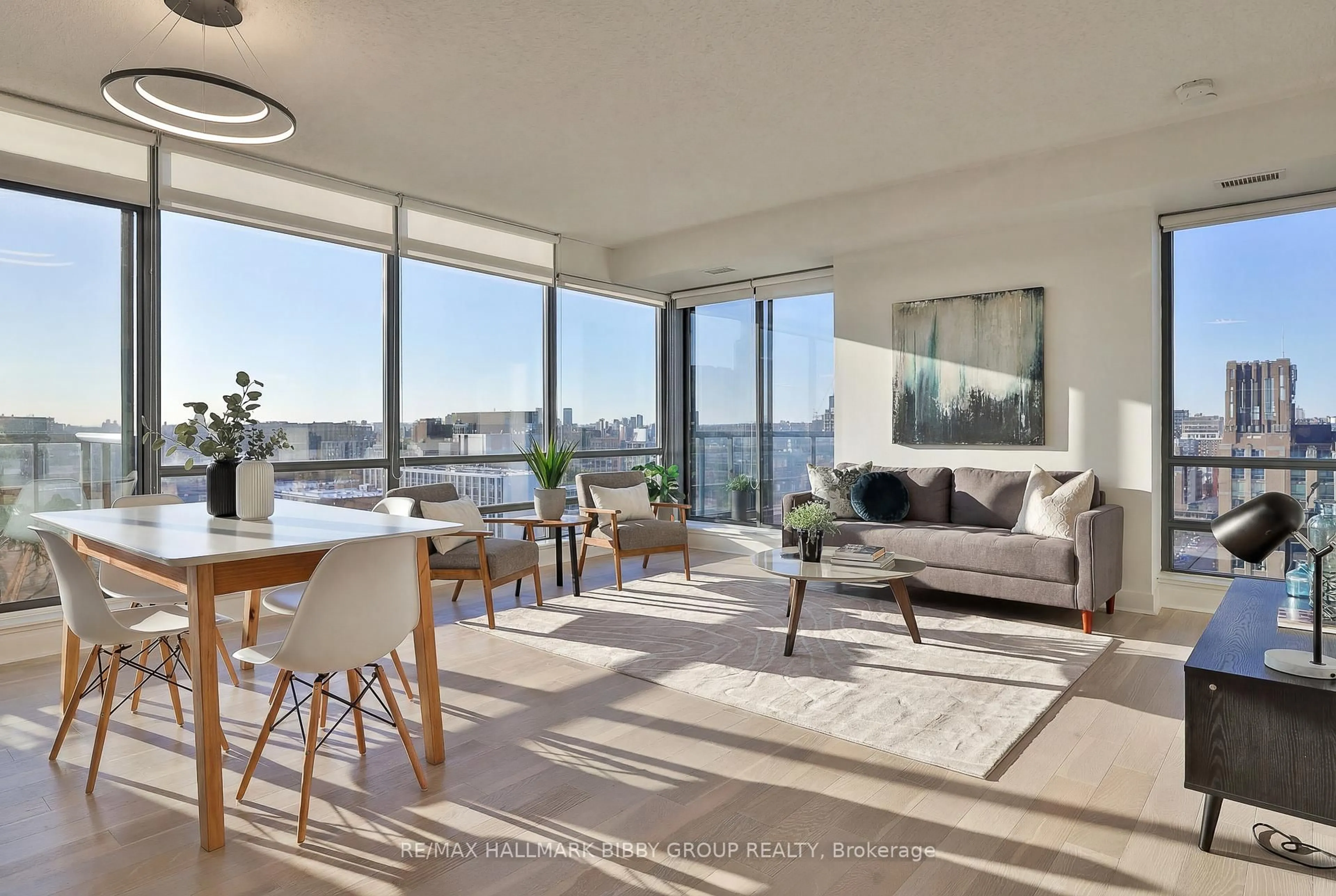 Living room with furniture, unknown for 438 King St #1704, Toronto Ontario M5V 3T9