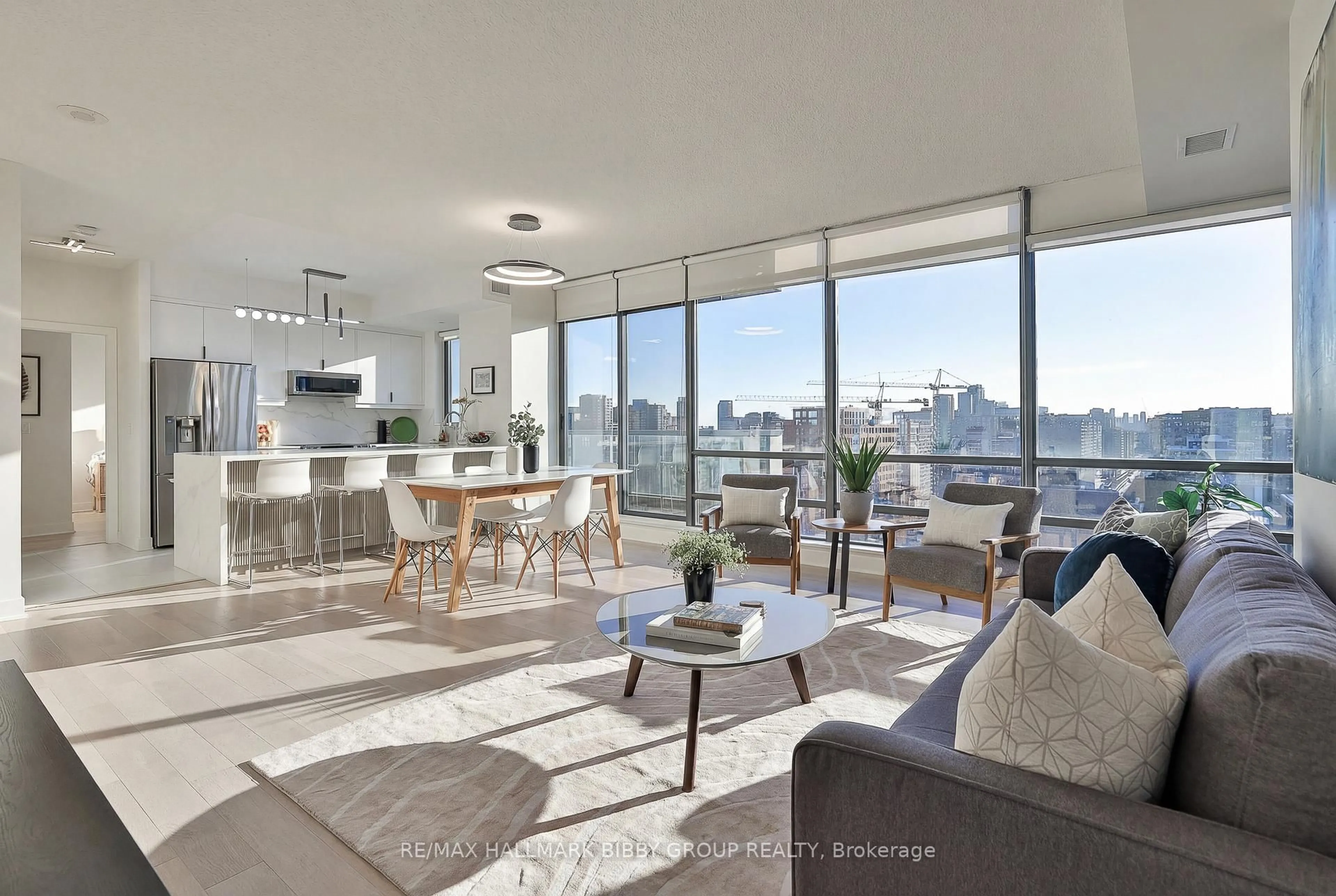 Living room with furniture, unknown for 438 King St #1704, Toronto Ontario M5V 3T9