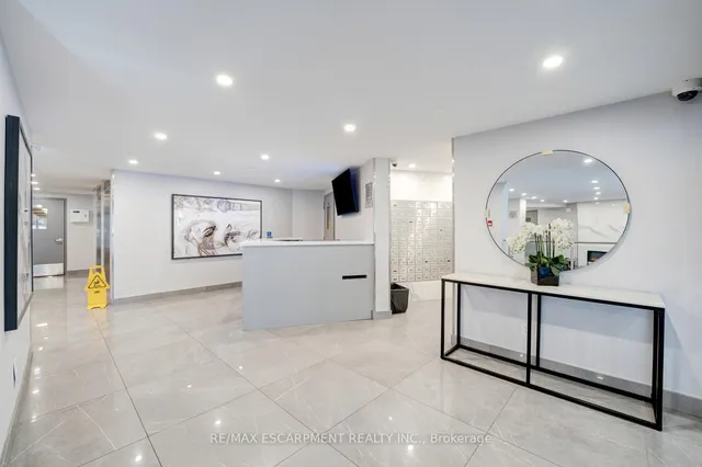 10 Edgecliff Gfwy #206, Toronto 2