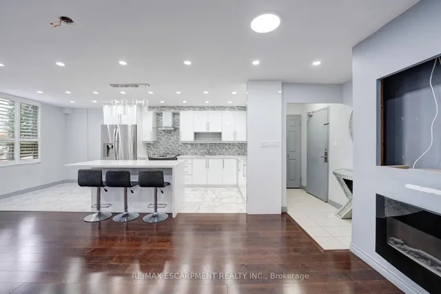 10 Edgecliff Gfwy #206, Toronto 5