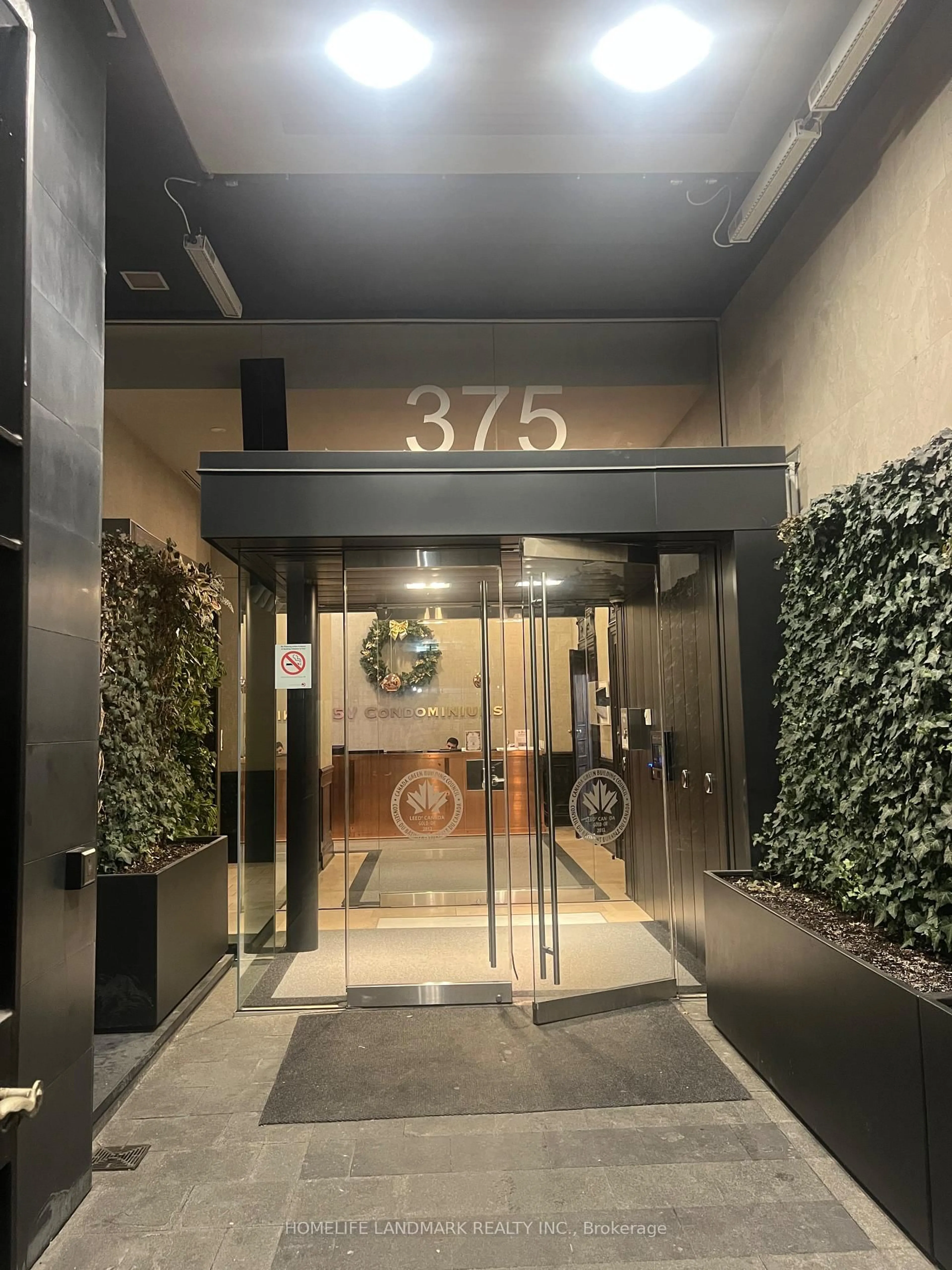 Indoor foyer for 375 King St #1109, Toronto Ontario M5V 1K5