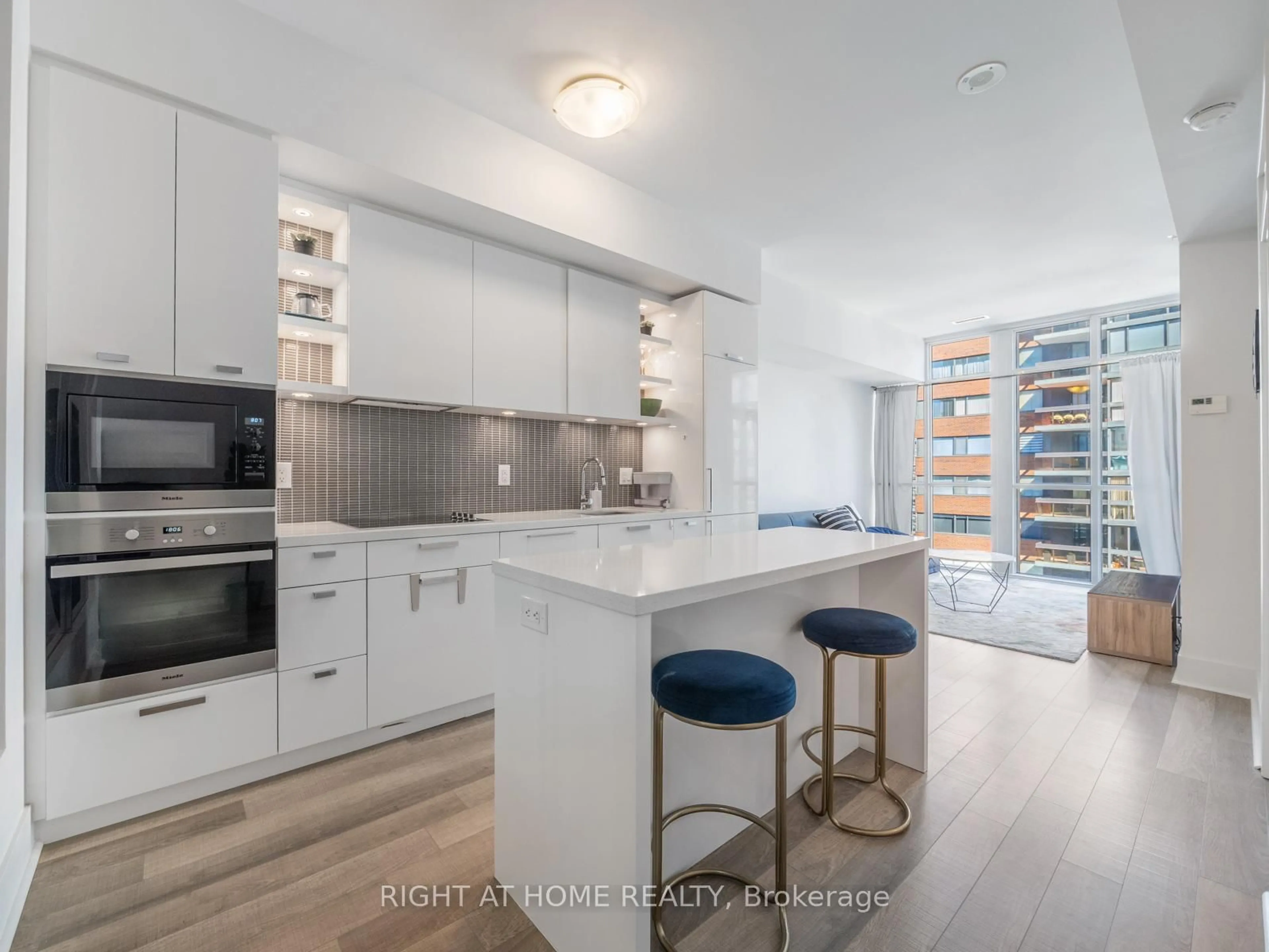 Open concept kitchen, unknown for 32 Davenport Rd #706, Toronto Ontario M5R 0B5