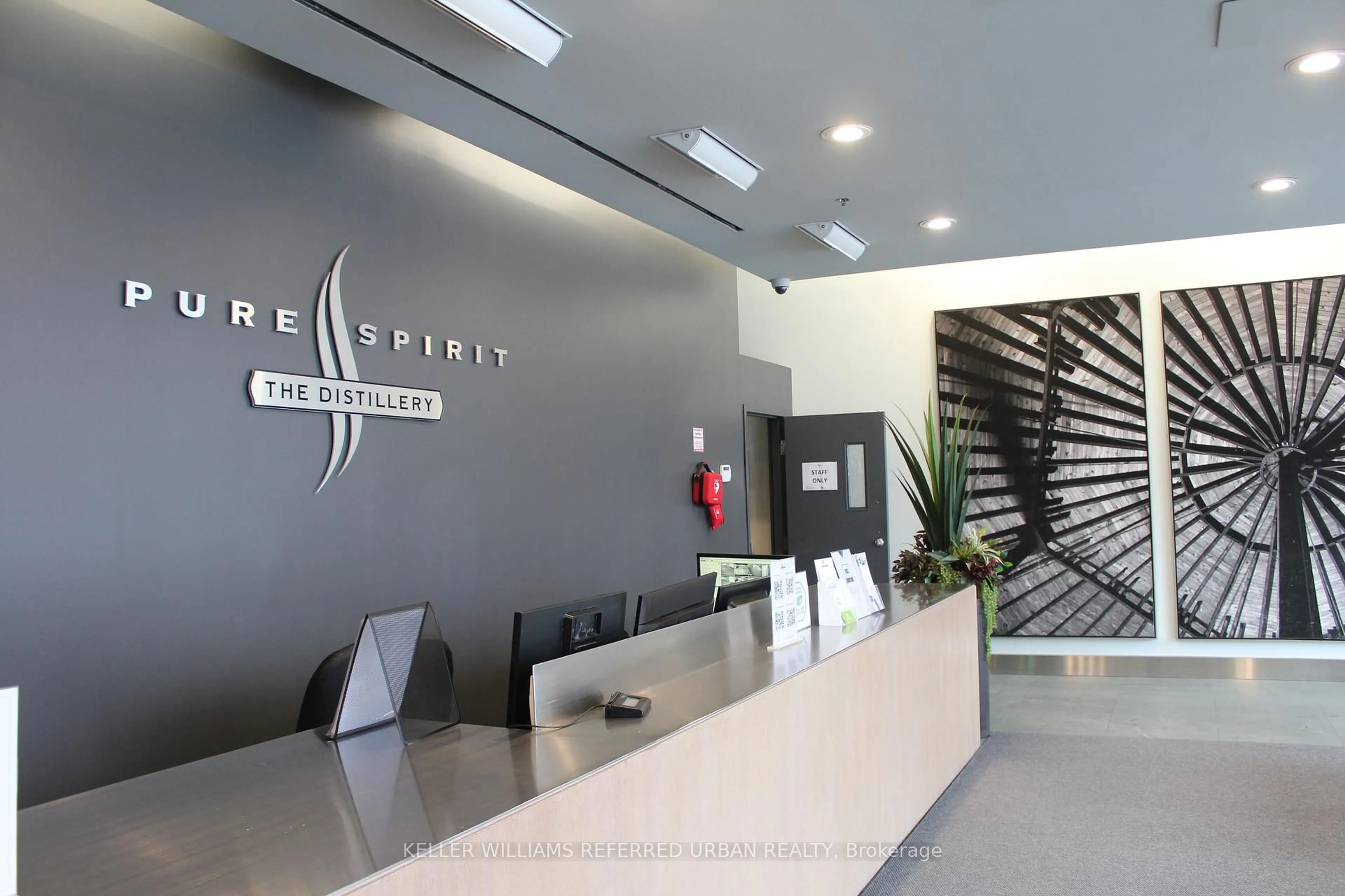 Indoor foyer for 33 Mill St #622, Toronto Ontario M5A 3R3