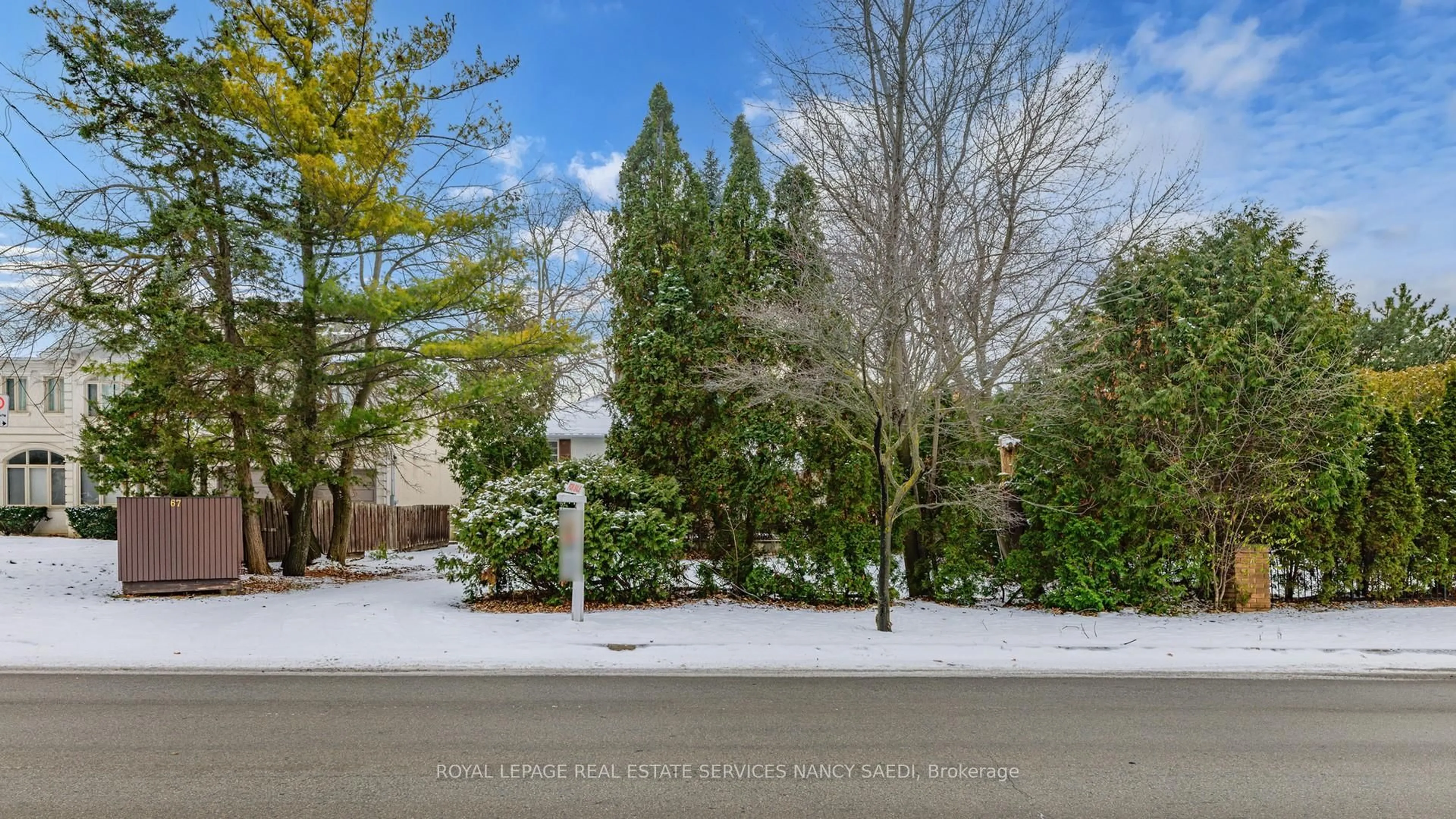 A pic from outside/outdoor area/front of a property/back of a property/a pic from drone, street for 67 Truman Rd, Toronto Ontario M2L 2L7