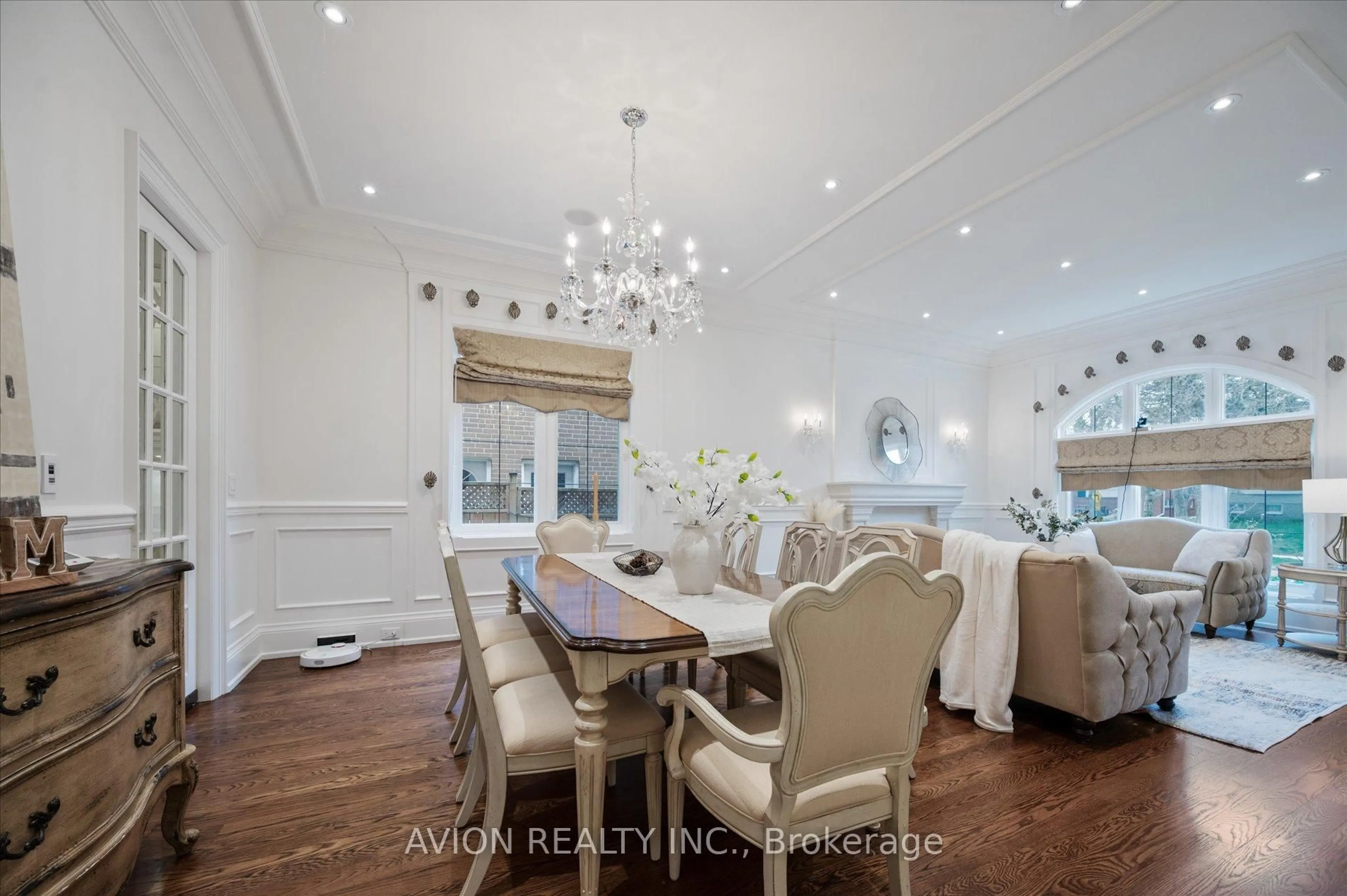 Dining room, wood/laminate floor for 26 Danville Dr, Toronto Ontario M2P 1J1