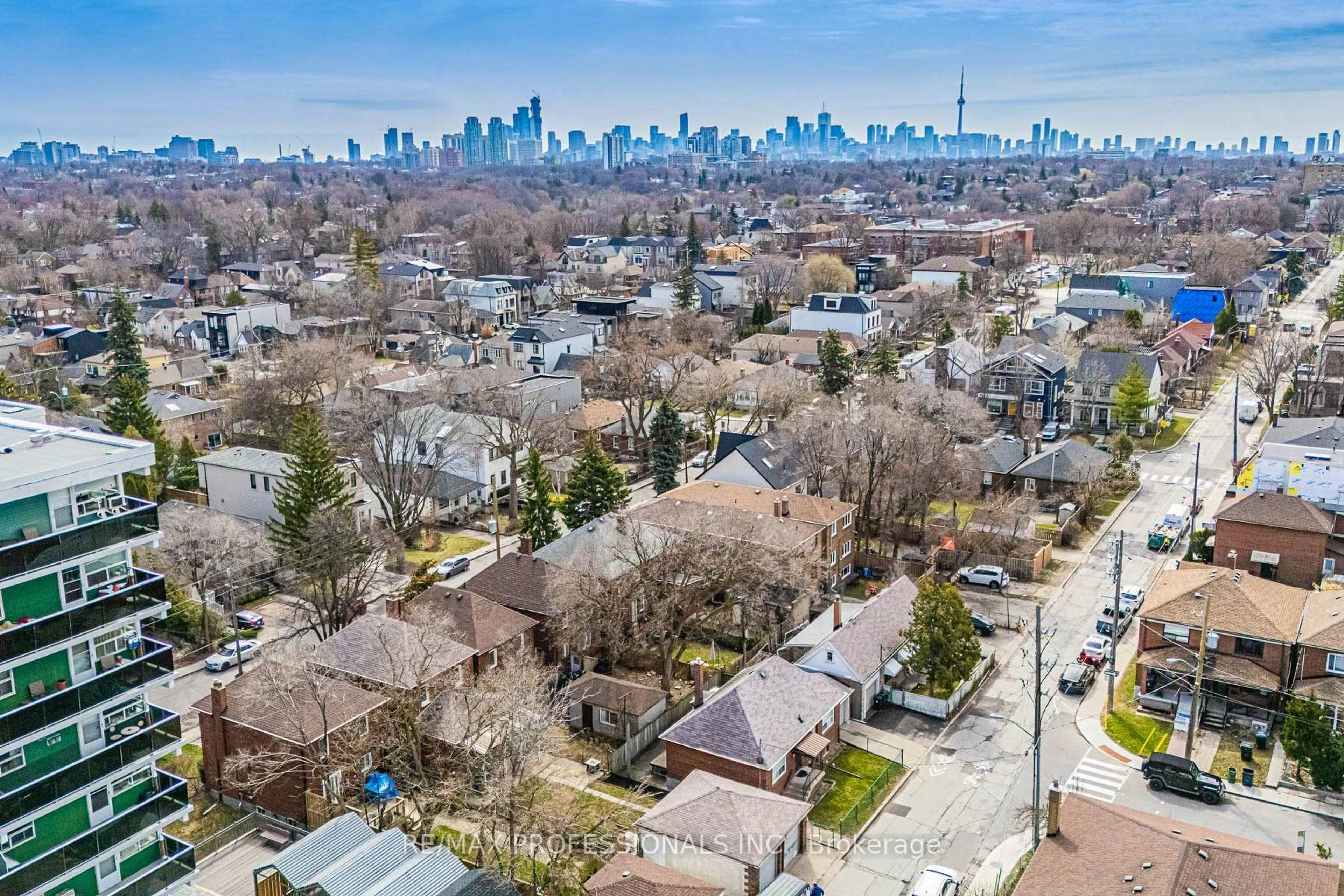 A pic from outside/outdoor area/front of a property/back of a property/a pic from drone, city buildings view from balcony for 560 Atlas Ave, Toronto Ontario M6C 3R4
