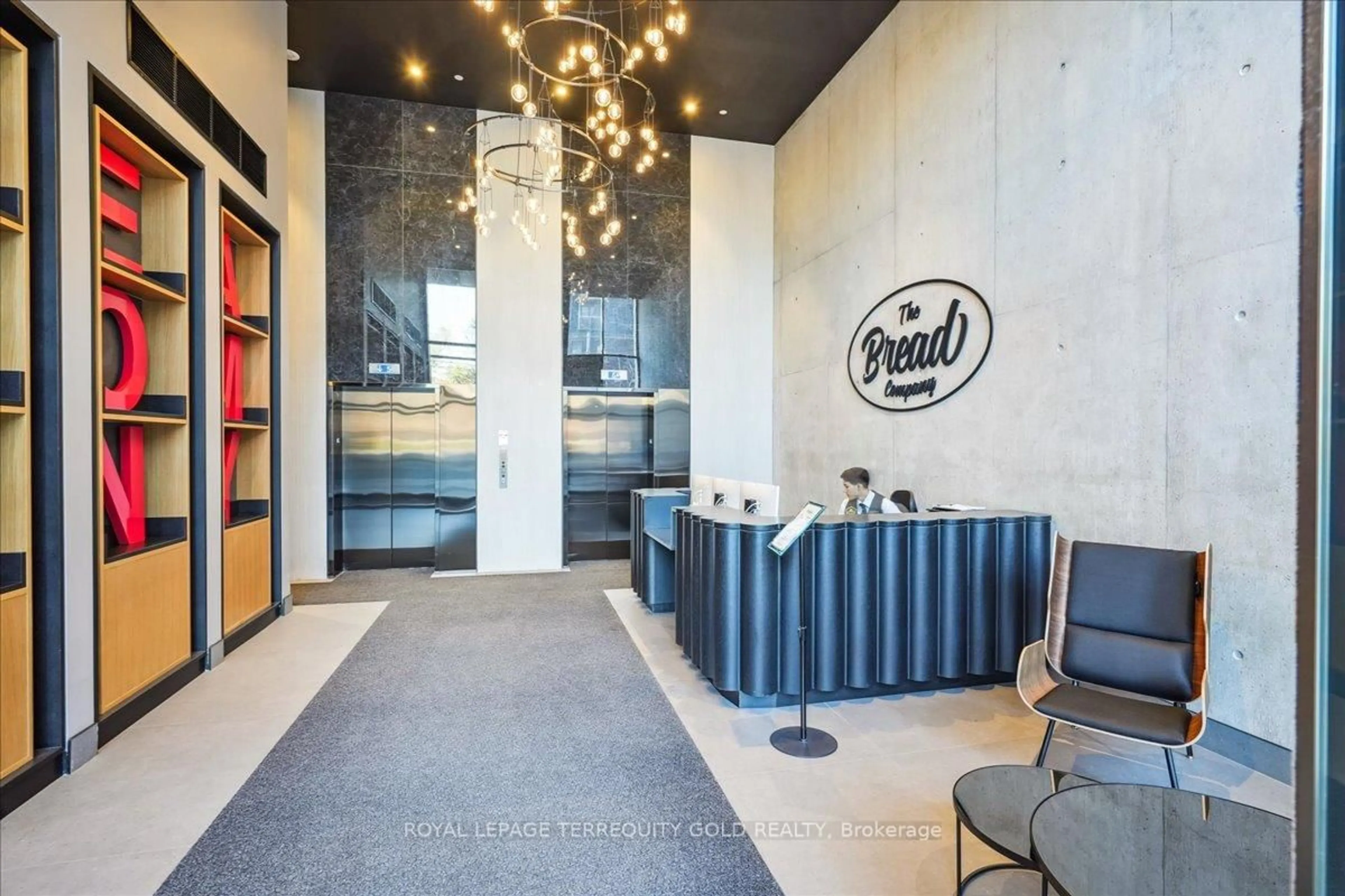 Lobby for 195 McCaul St #2003, Toronto Ontario M5T 0E5